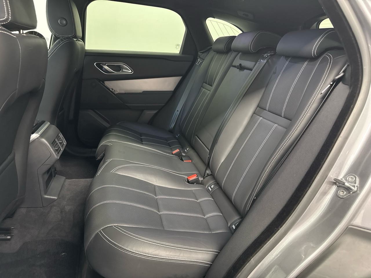 LAND ROVER Range Rover Velar D 200 R-Dynamic SE ic-image-10