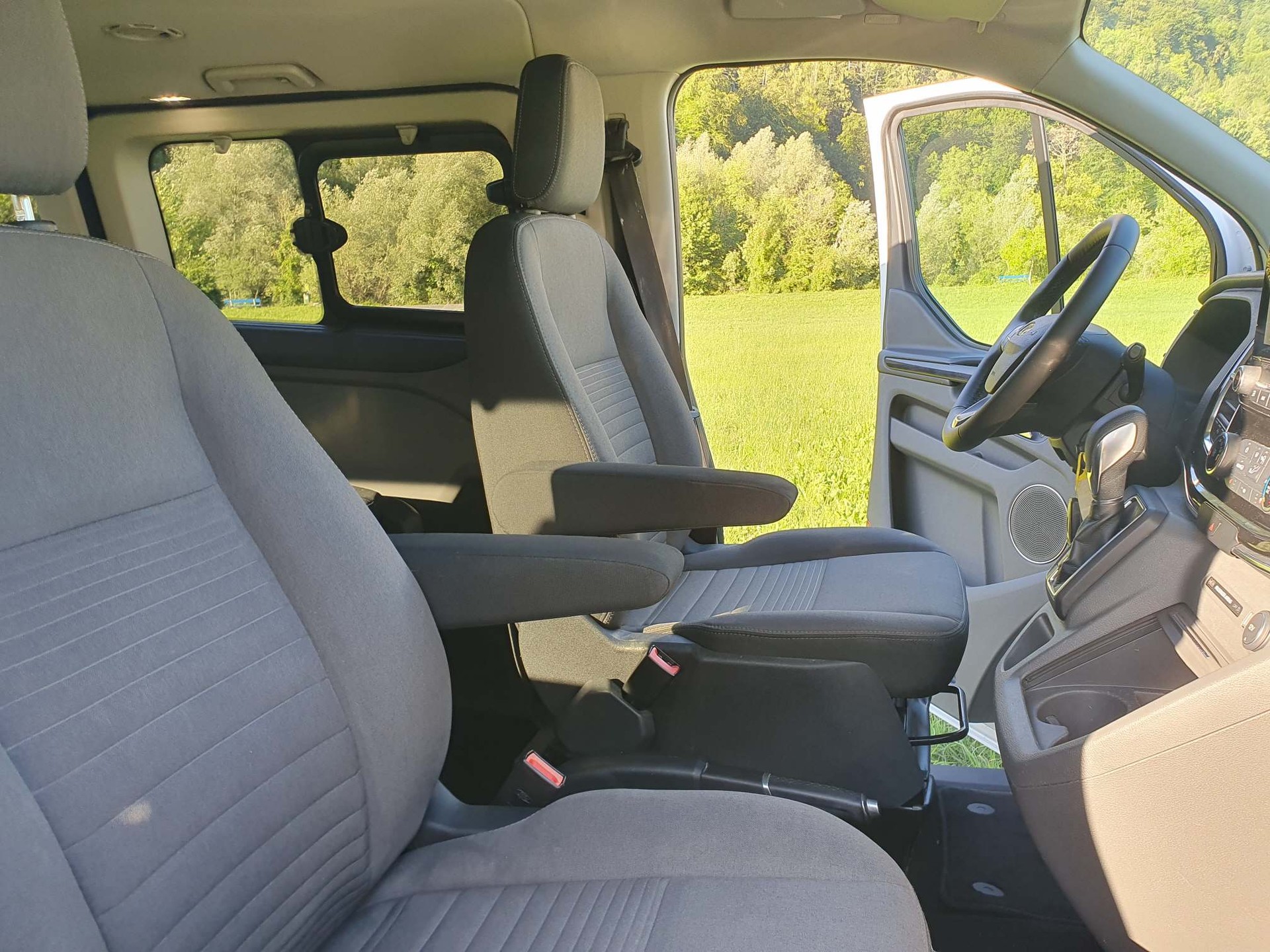 FORD Tourneo Custom 320 L1 2.0 TDCi 185 Titanium-image-11
