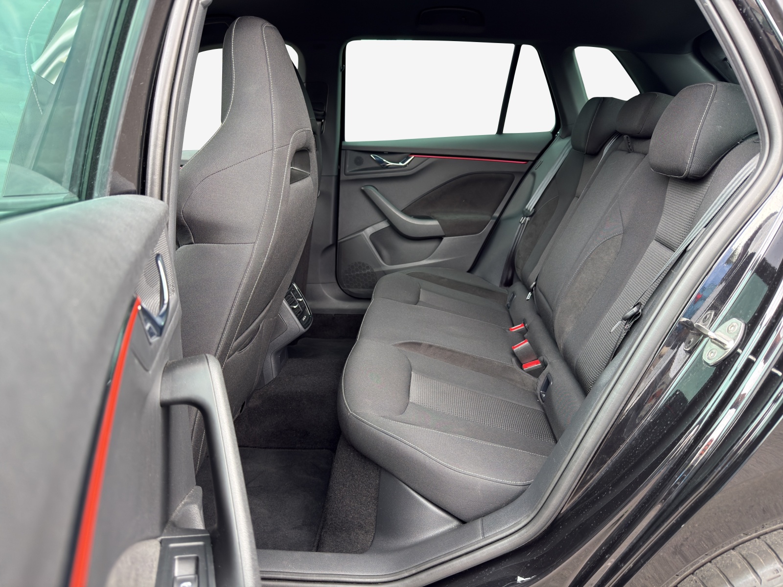 SKODA Kamiq 1.0 TSI Selection DSG-image-11
