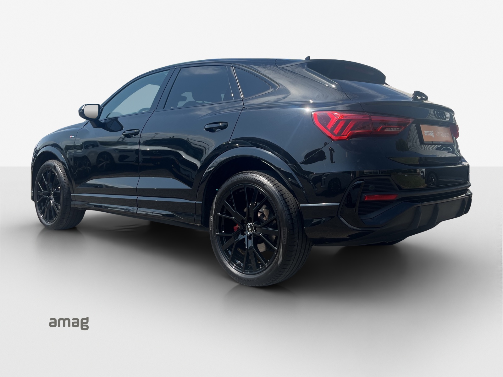 AUDI Q3 Sportback 45 TFSI S line quattro S-tronic-image-2