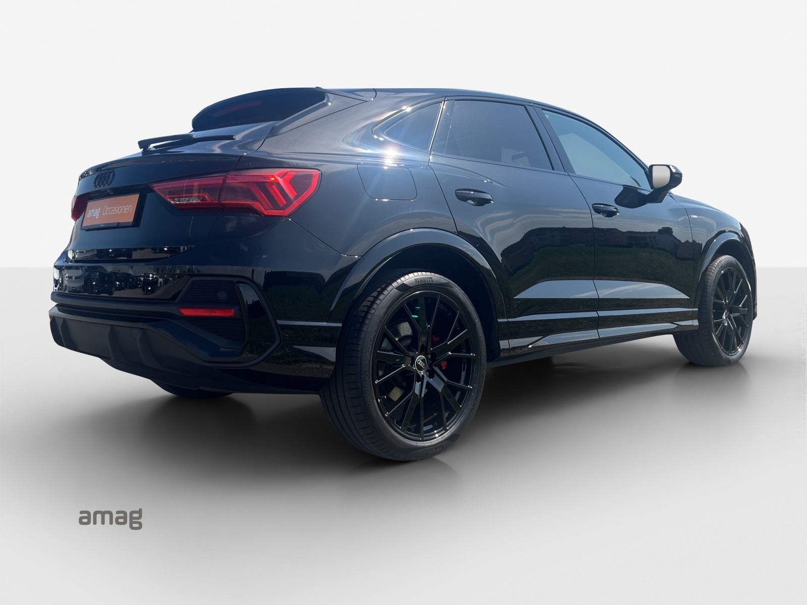 AUDI Q3 Sportback 45 TFSI S line quattro S-tronic-image-4