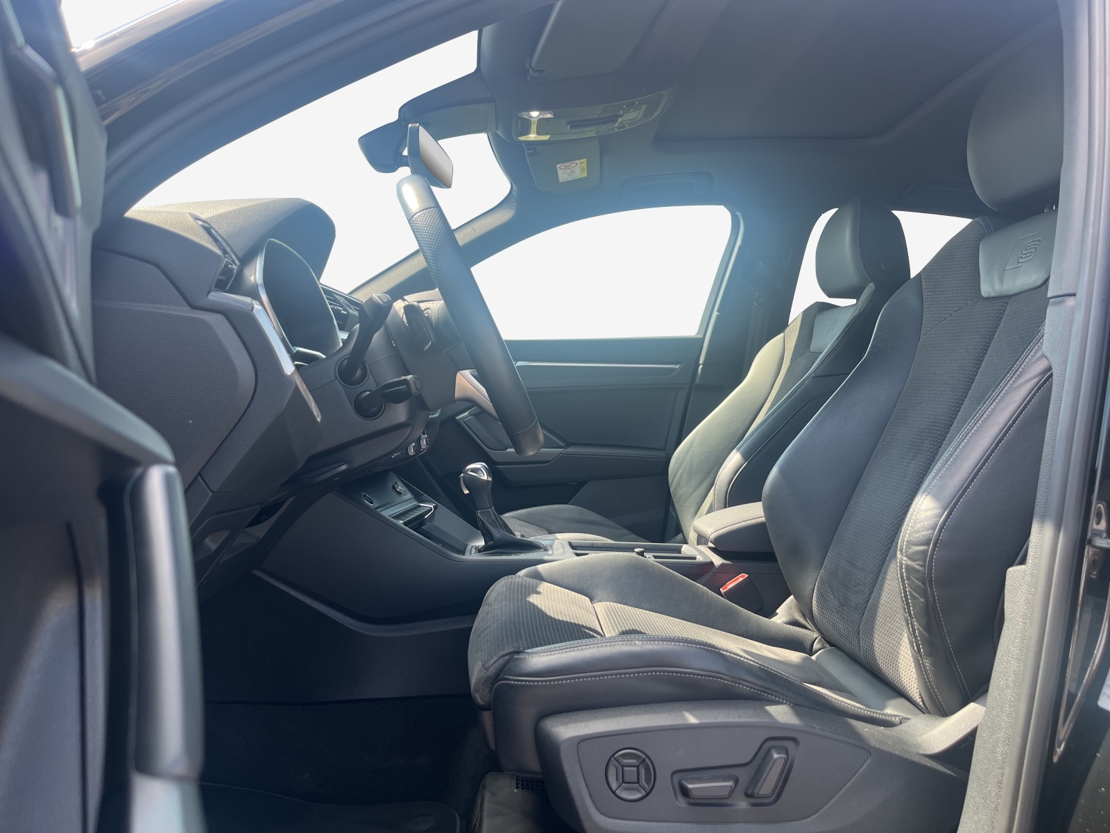 AUDI Q3 Sportback 45 TFSI S line quattro S-tronic-image-7