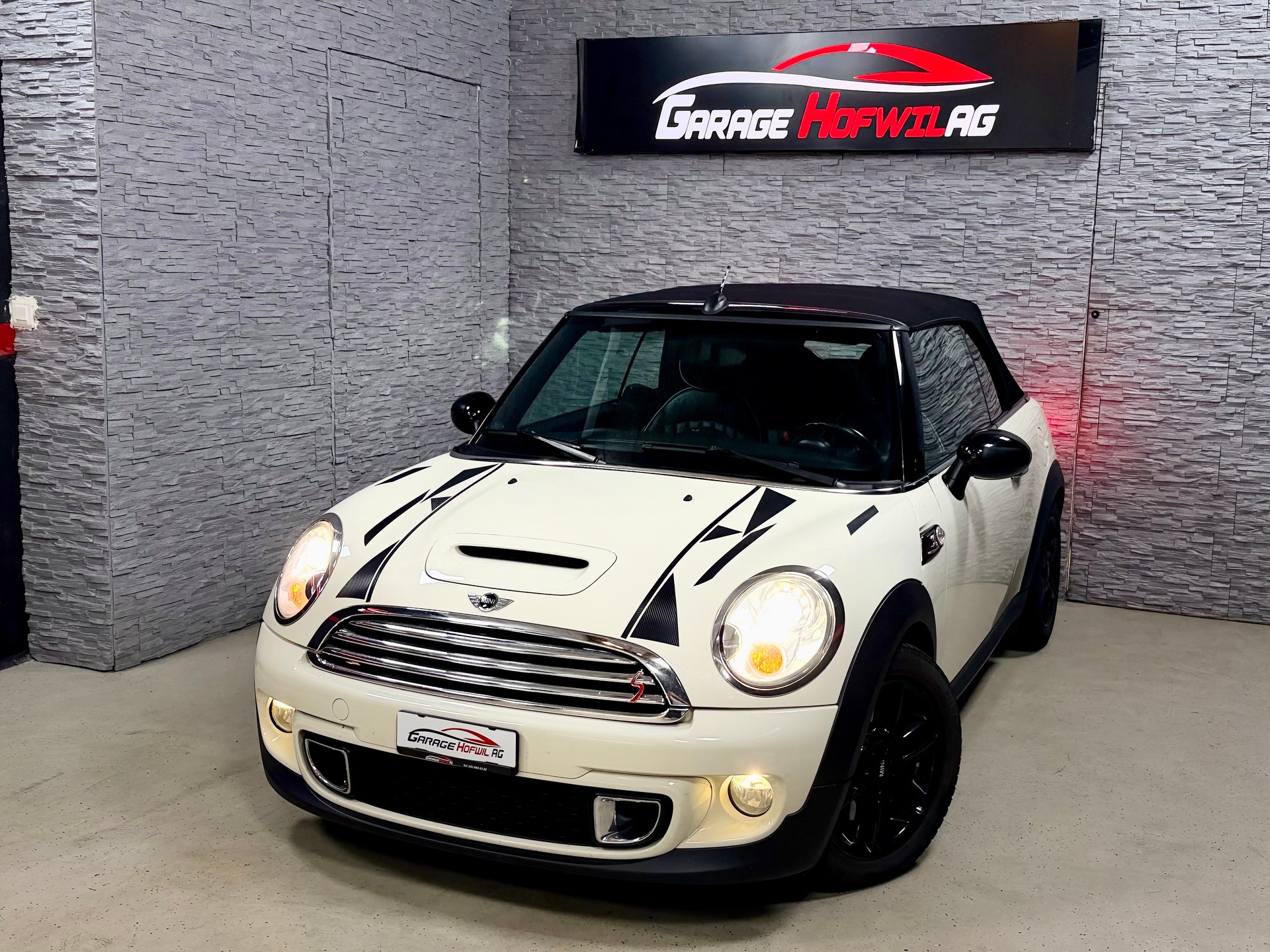 MINI Cooper S Cabriolet-image-0