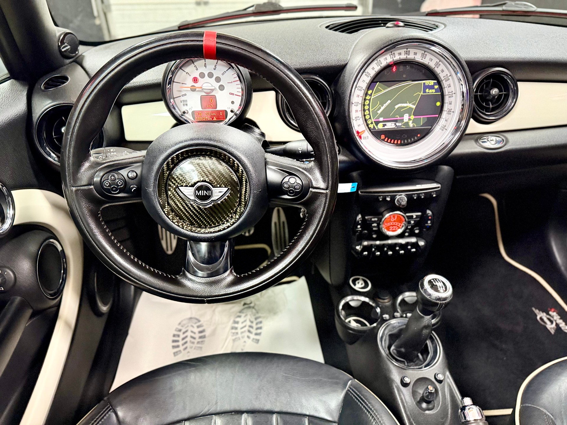 MINI Cooper S Cabriolet-image-12