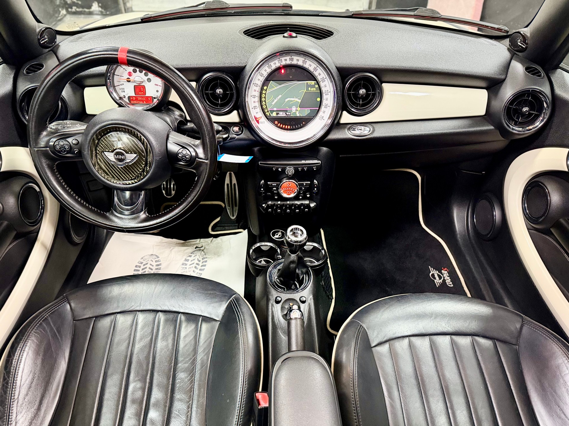 MINI Cooper S Cabriolet-image-11