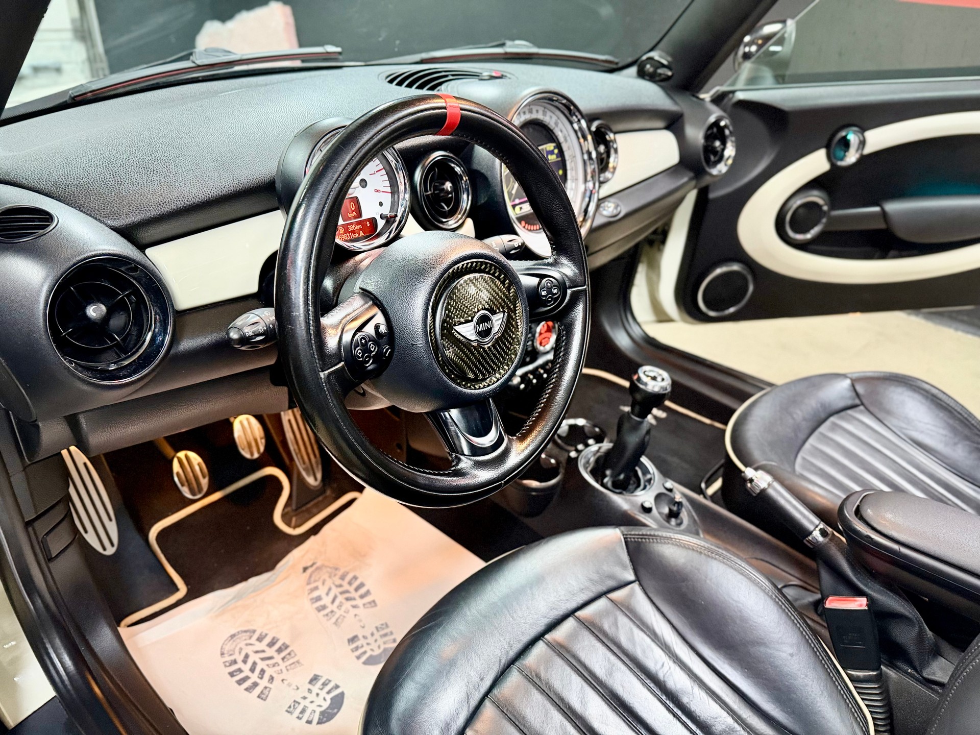 MINI Cooper S Cabriolet-image-7