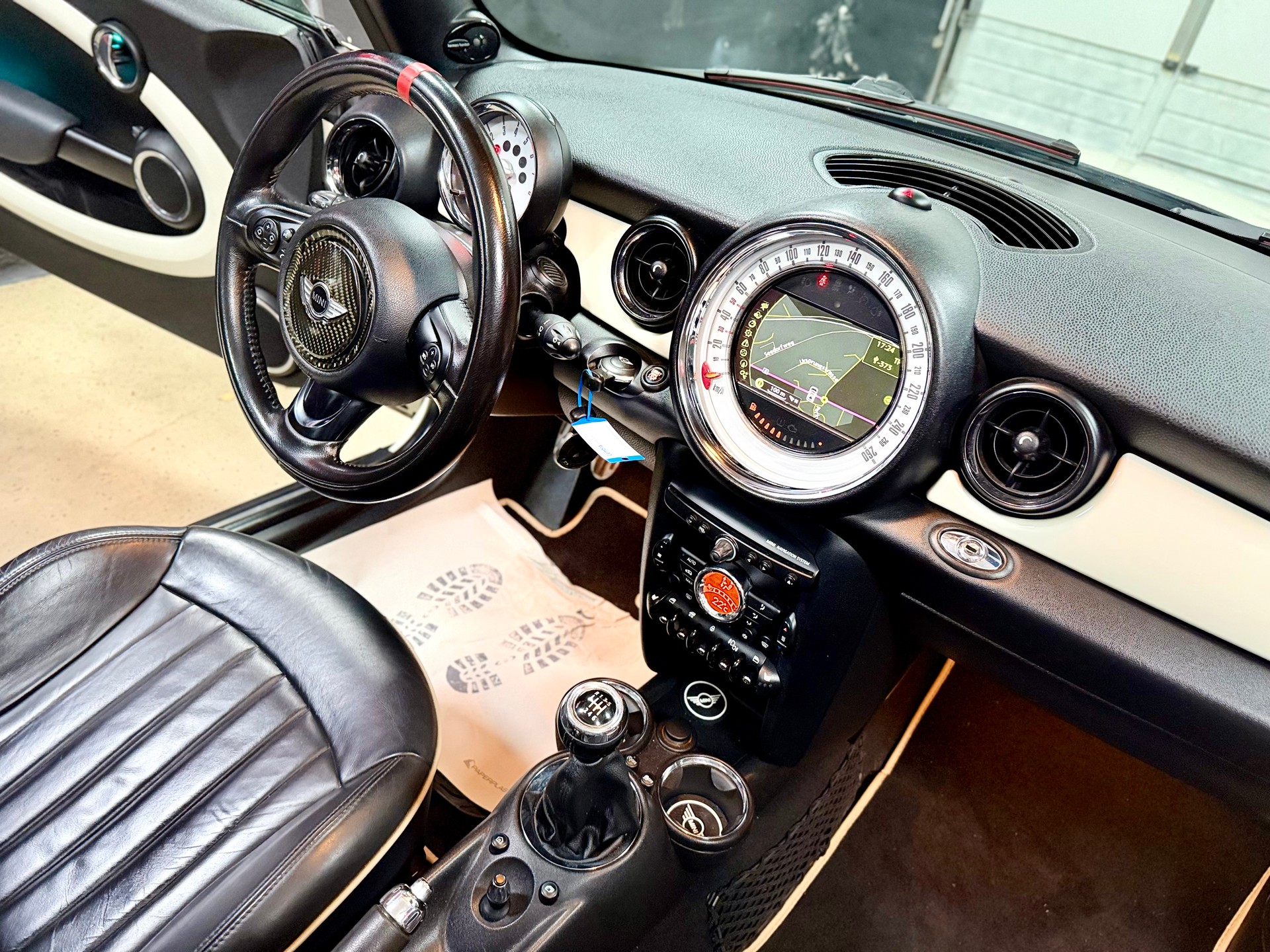 MINI Cooper S Cabriolet-image-10