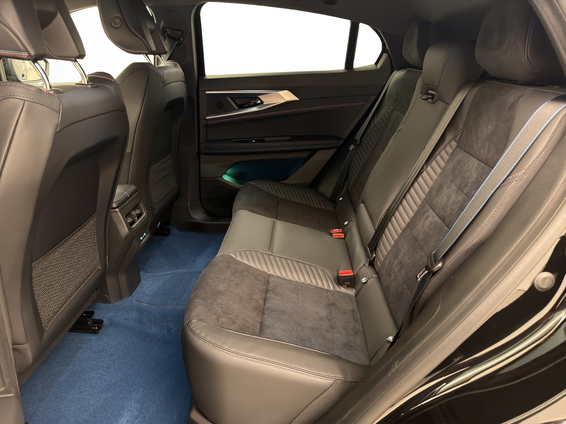 RENAULT Rafale 1.2 E-Tech Plug-in Atelier Alpine-image-11