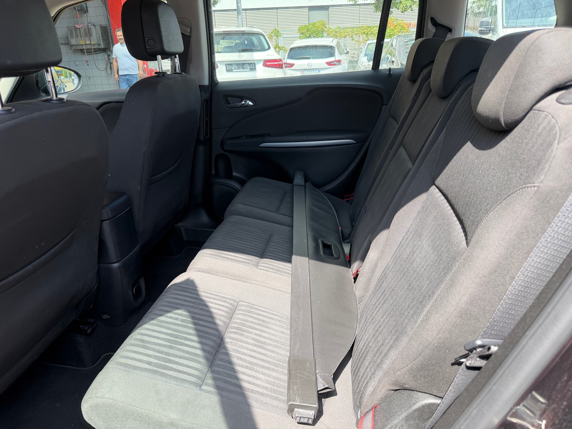 OPEL Zafira 1.4i 16V Turbo Enjoy Automatic-image-9