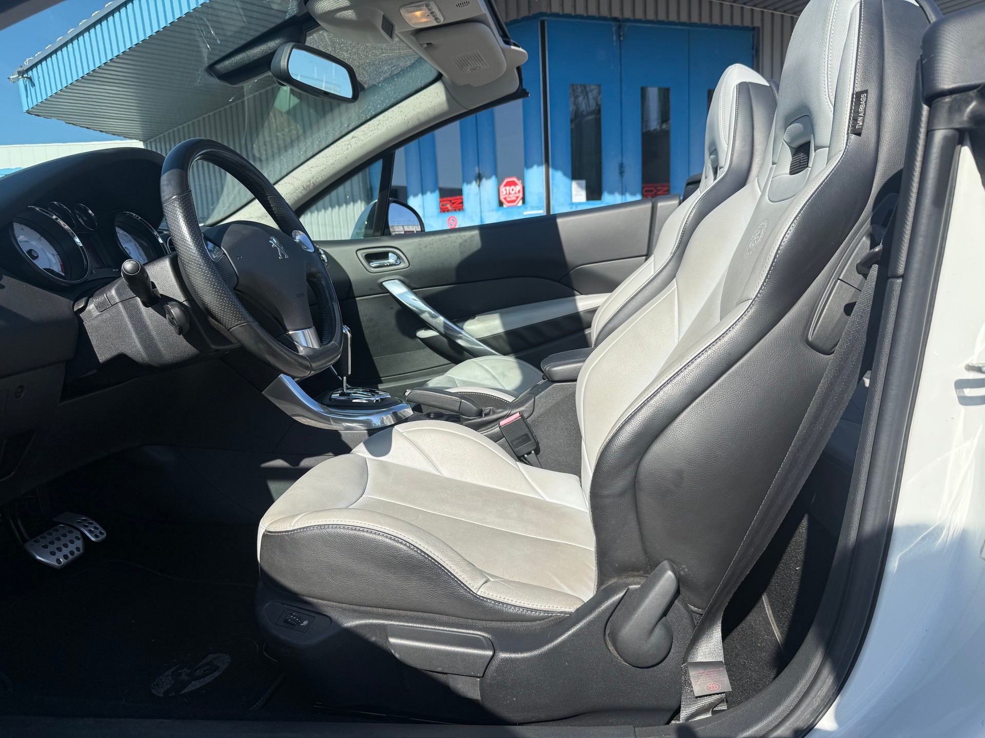 PEUGEOT 308 CC 1.6 16V Turbo R.Garros Automatic-image-6