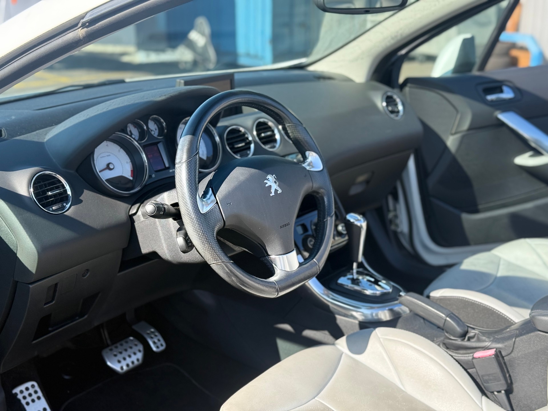 PEUGEOT 308 CC 1.6 16V Turbo R.Garros Automatic-image-4