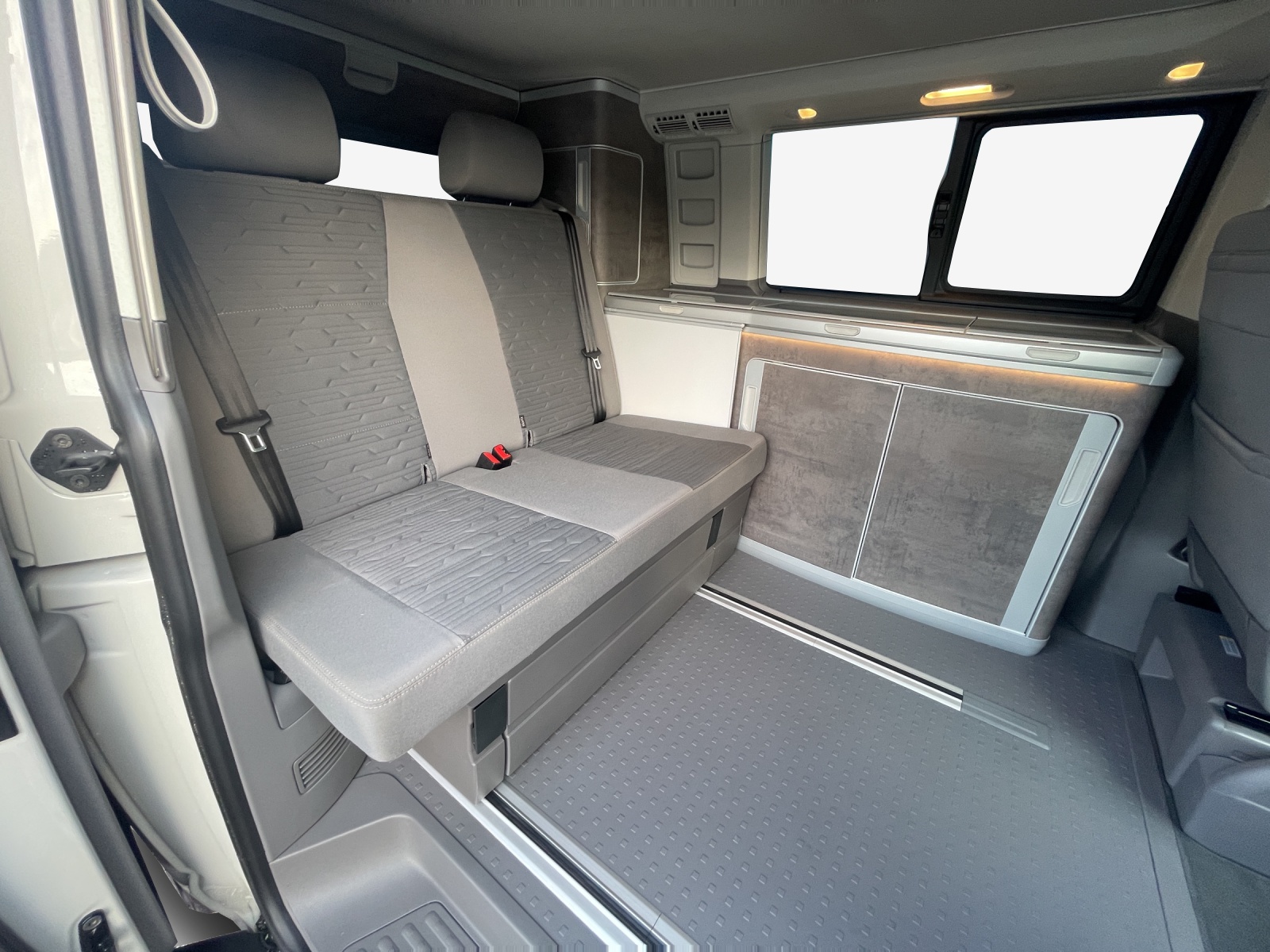VW T6.1 California 2.0 TDI Ocean Liberty DSG-image-13