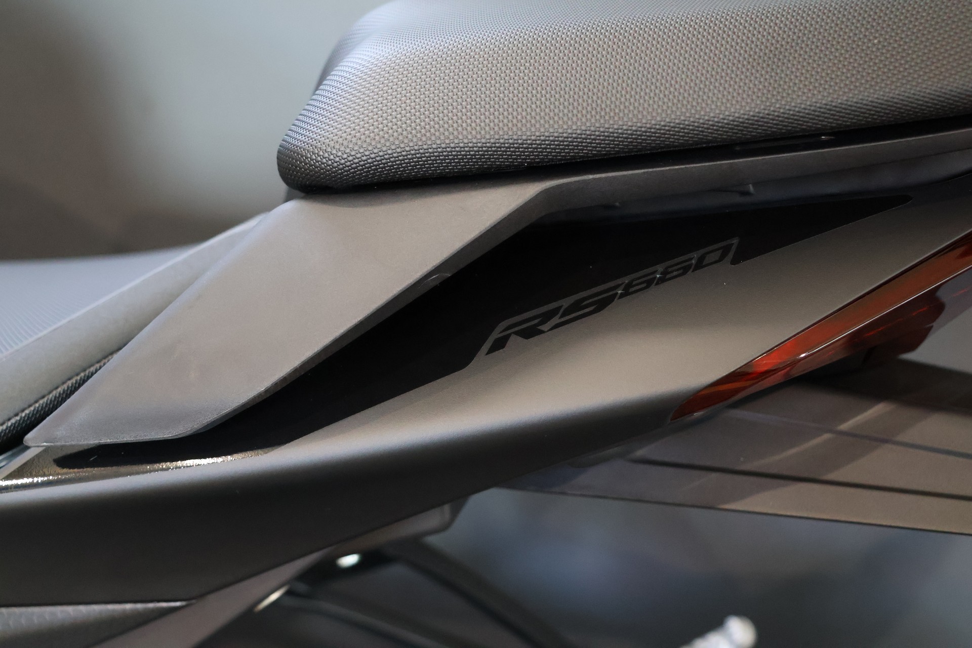 APRILIA RS 660 Factory Ultra Dark E5+ (35kW)-image-10