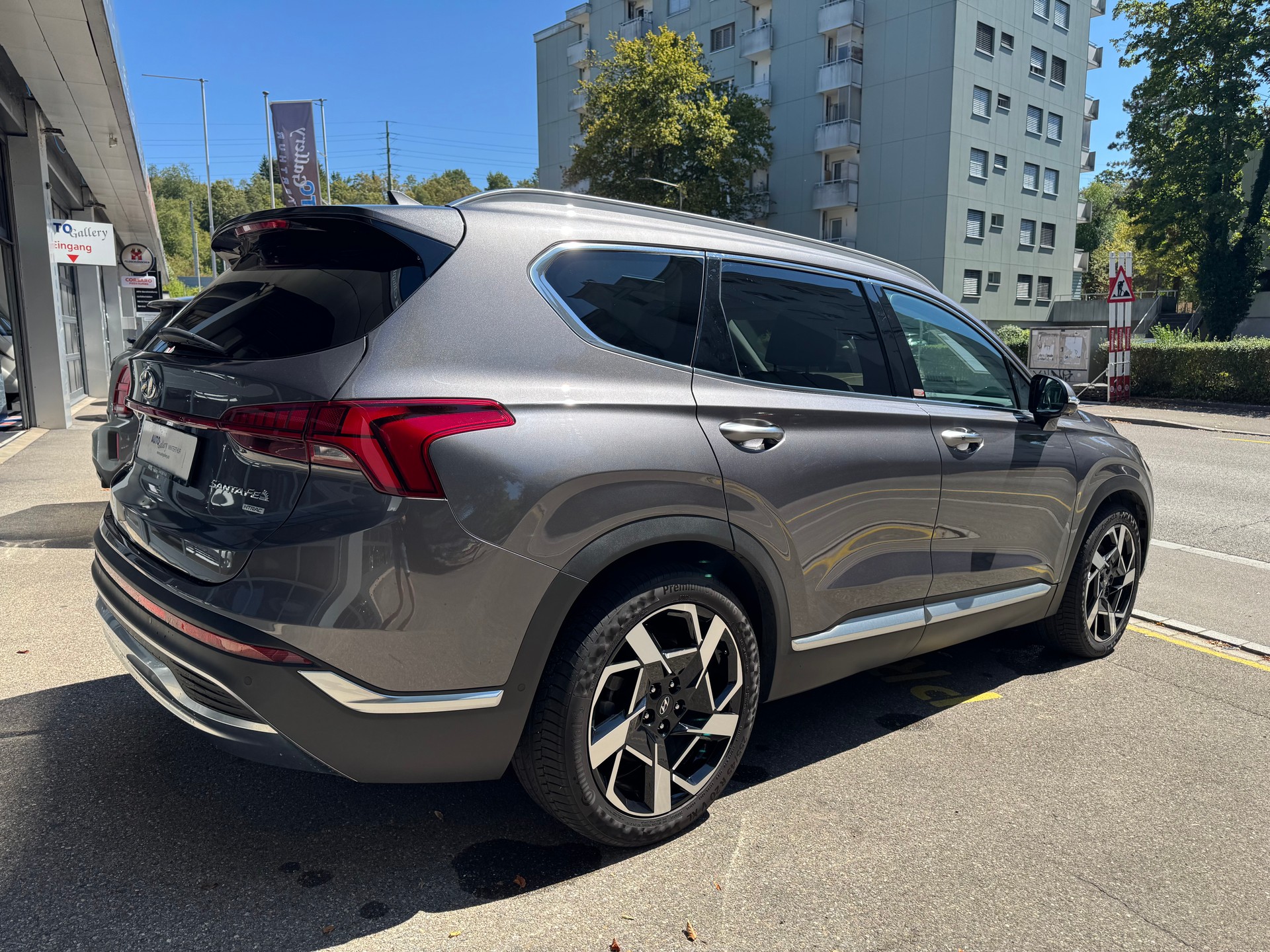 HYUNDAI Santa Fe 2.2 CRDI Amplia 4WD Automatic 7Pl.-image-4