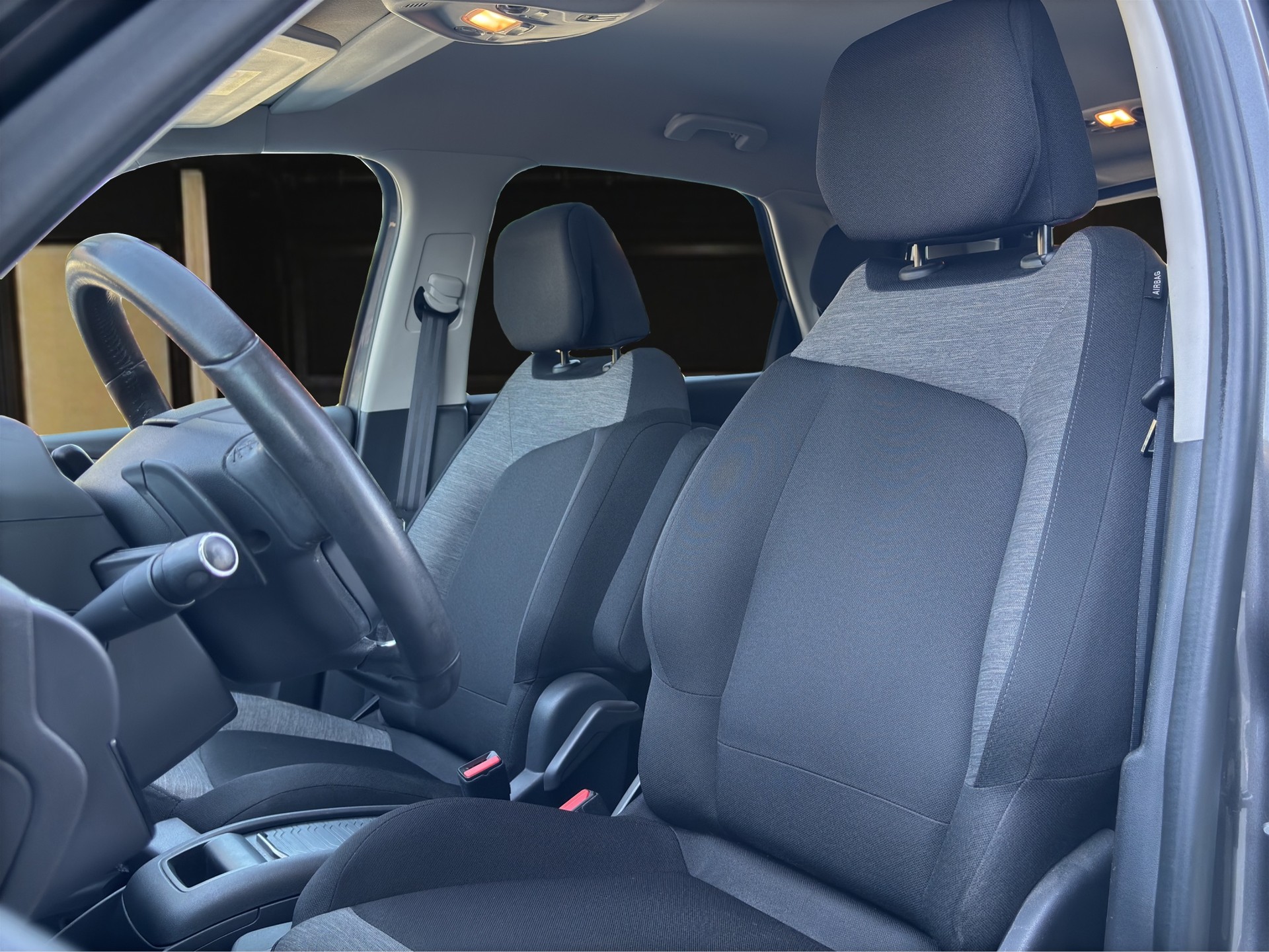 CITROEN C4 Picasso 1.6i 16V THP Feel Edition EAT6-image-12