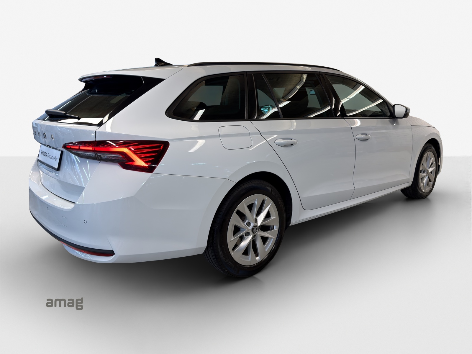 SKODA Octavia Combi 1.5 TSI mHEV DSG Selection-image-4