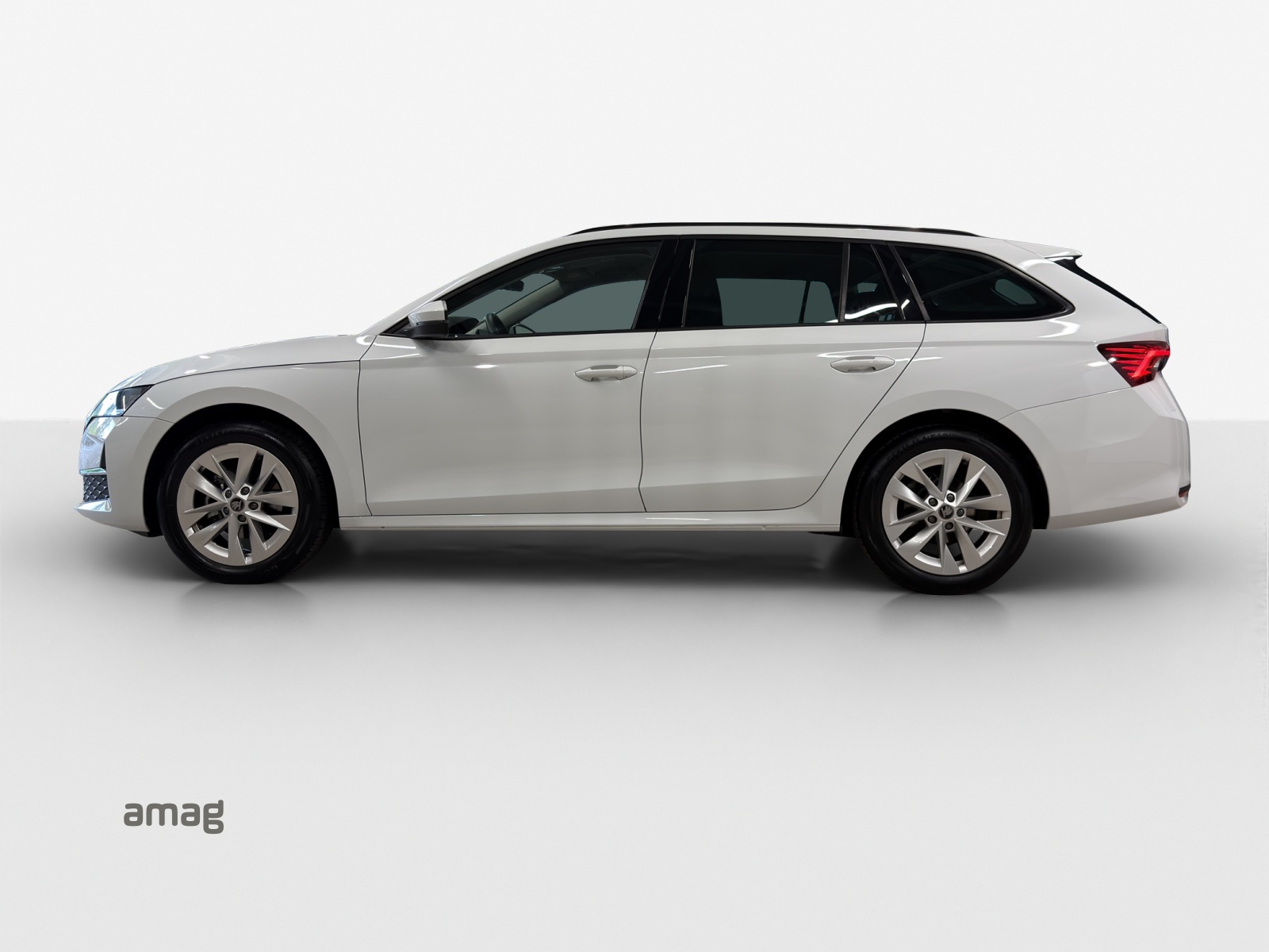 SKODA Octavia Combi 1.5 TSI mHEV DSG Selection-showroom-element-1