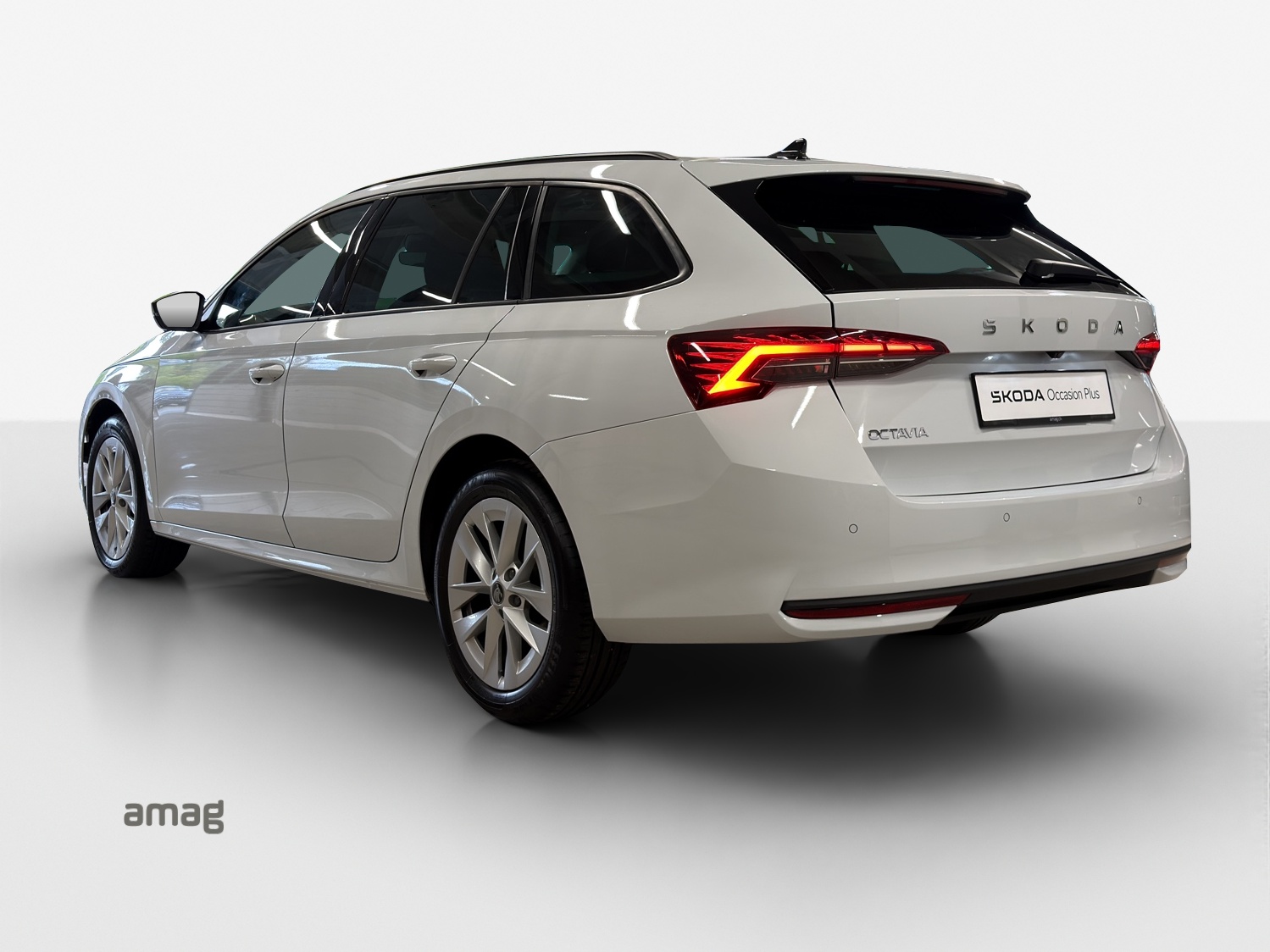 SKODA Octavia Combi 1.5 TSI mHEV DSG Selection-showroom-element-2