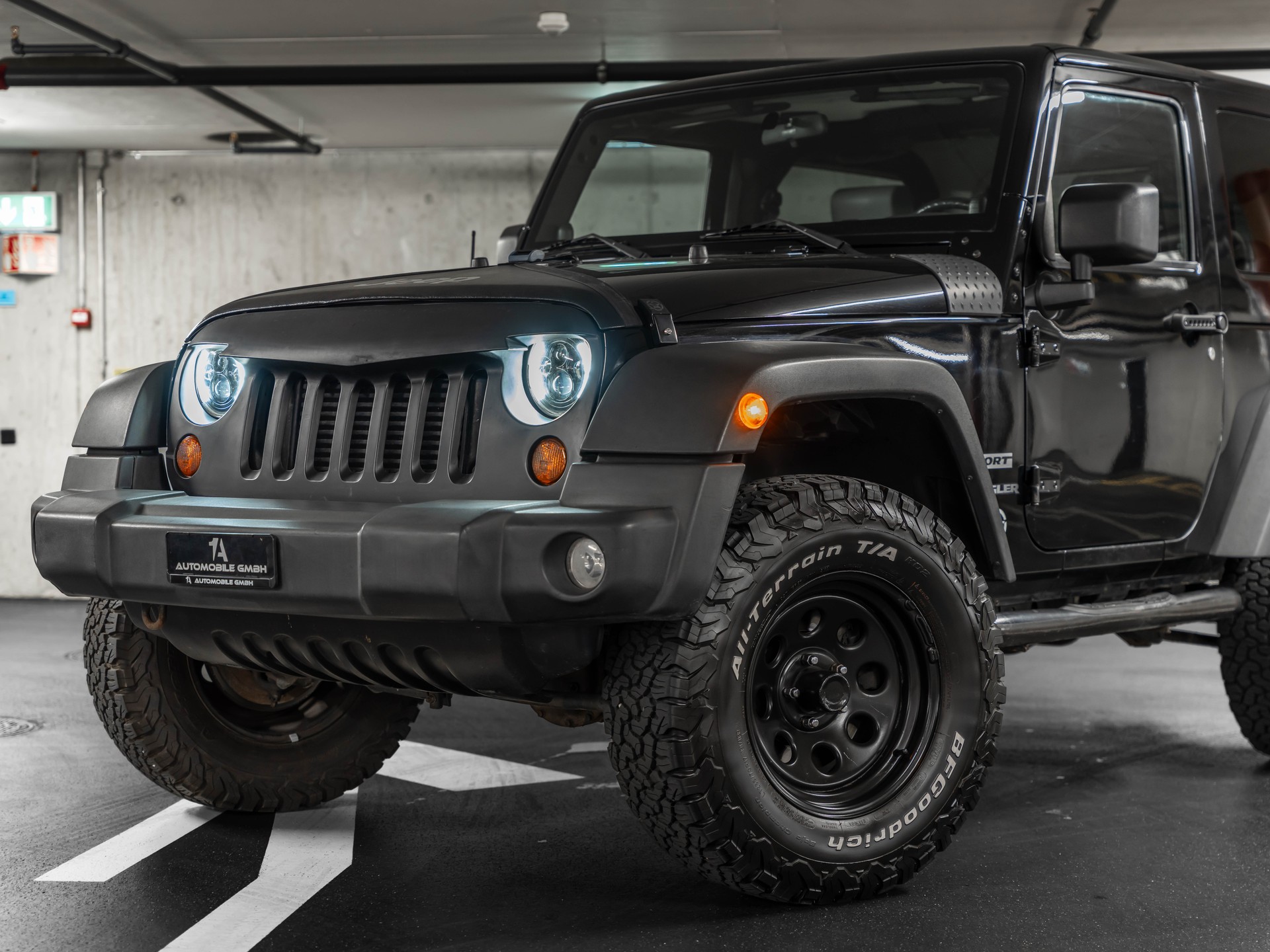 JEEP Wrangler 2.8 CRD Sport Automatic-image-1