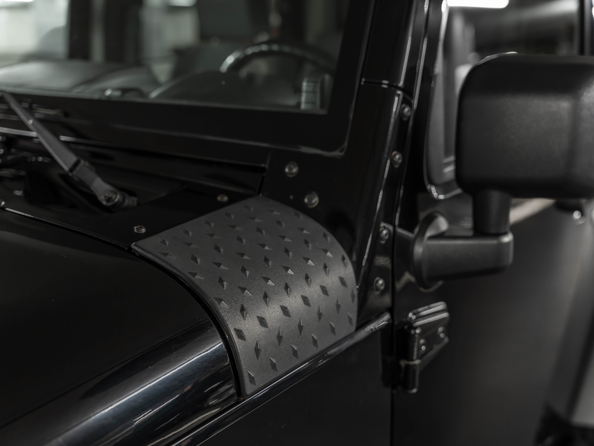 JEEP Wrangler 2.8 CRD Sport Automatic-image-3