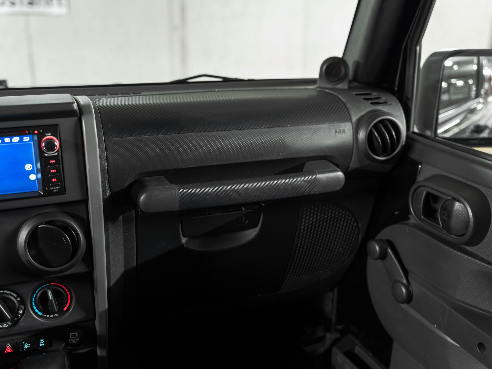 JEEP Wrangler 2.8 CRD Sport Automatic-image-24