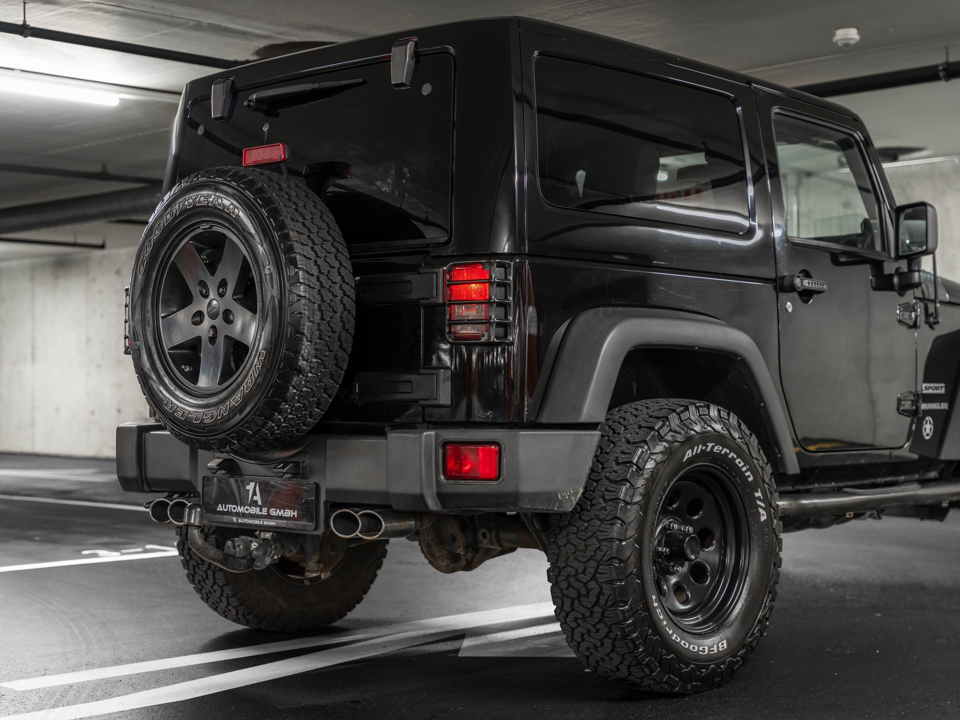 JEEP Wrangler 2.8 CRD Sport Automatic-image-12