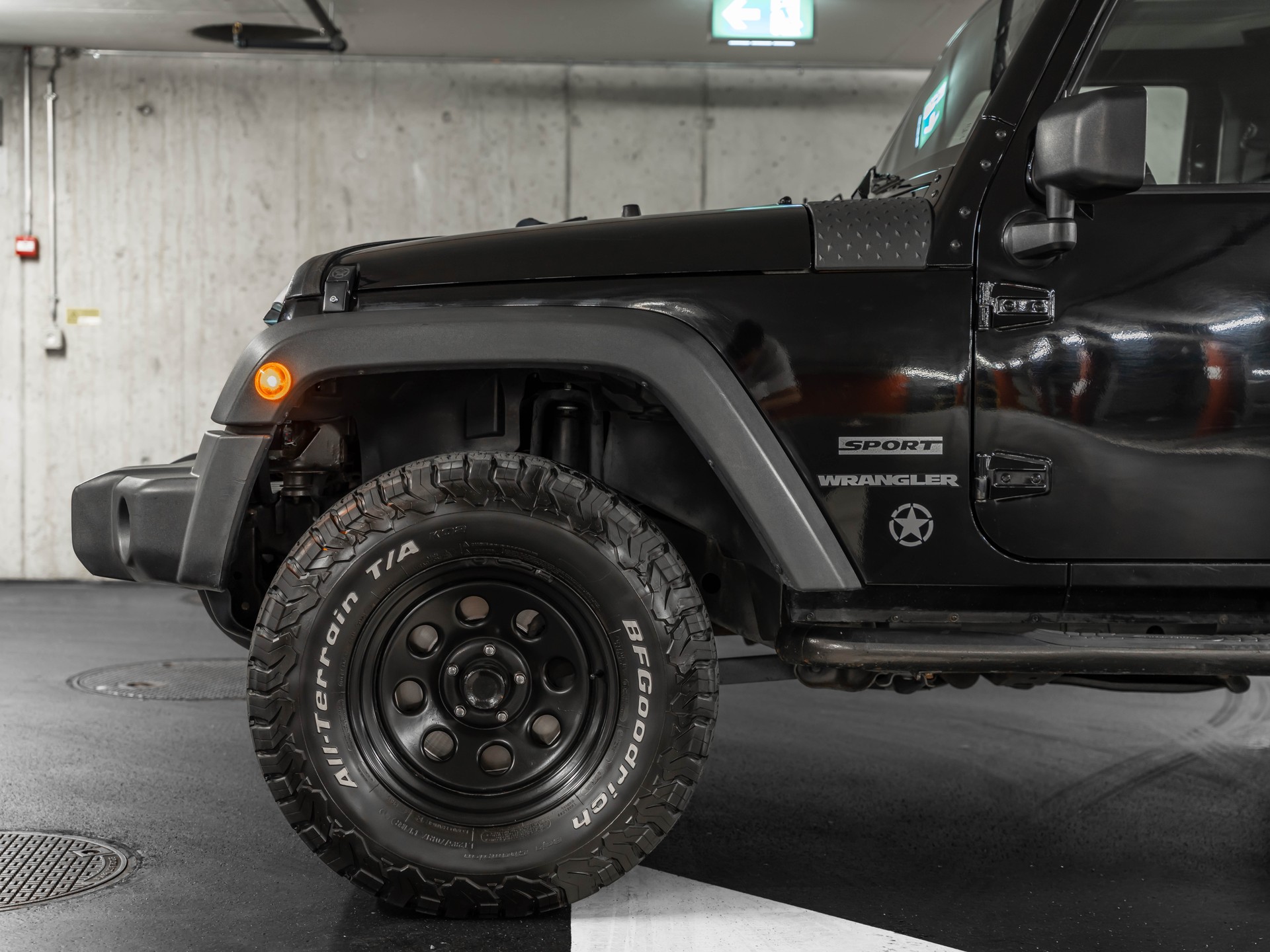 JEEP Wrangler 2.8 CRD Sport Automatic-image-5