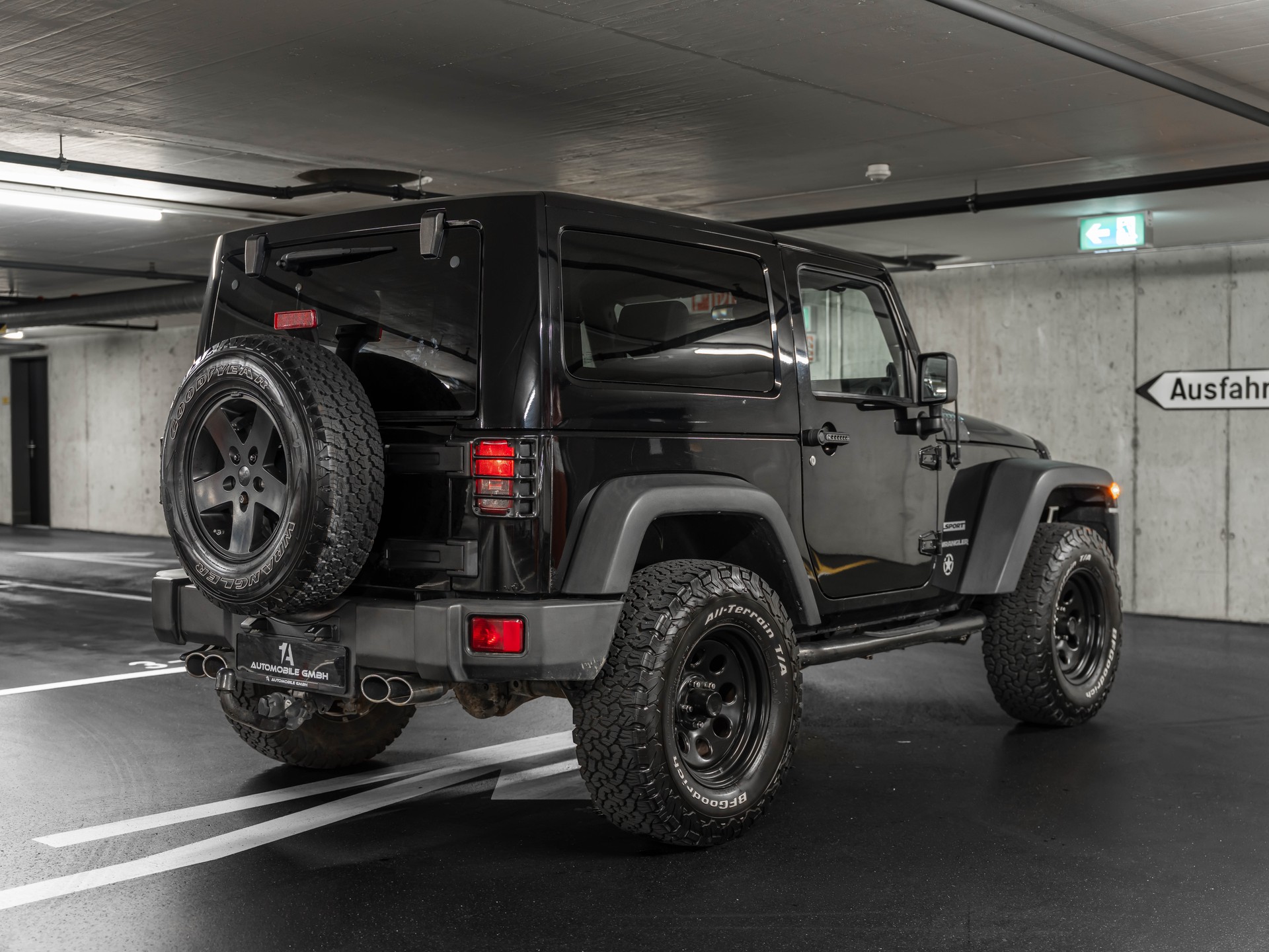 JEEP Wrangler 2.8 CRD Sport Automatic-image-13