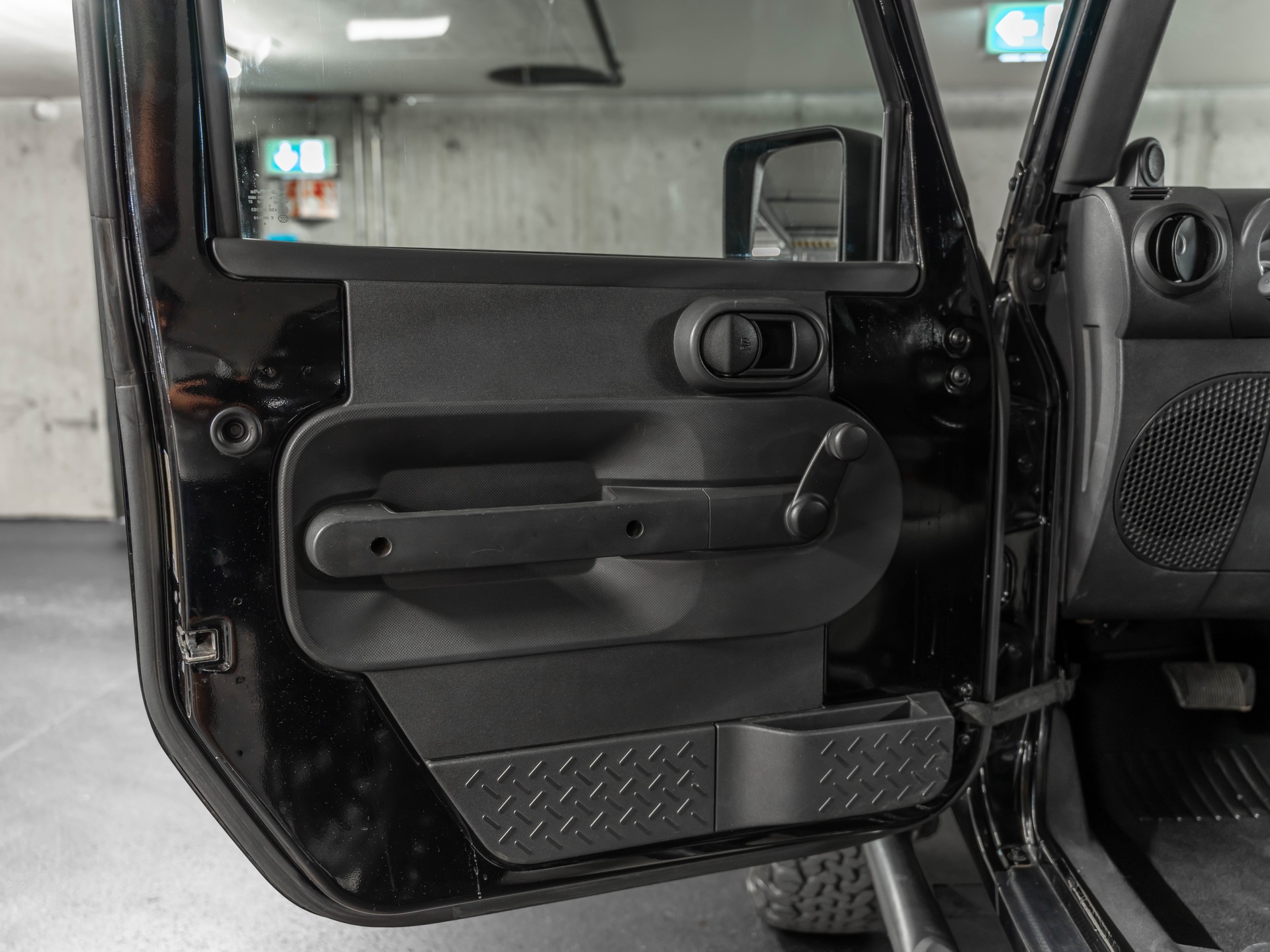 JEEP Wrangler 2.8 CRD Sport Automatic-image-25