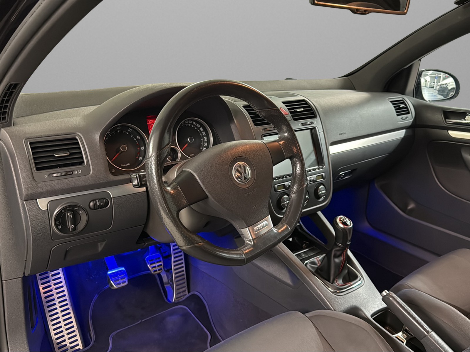 VW Golf 2.0 TFSI GTI-image-12
