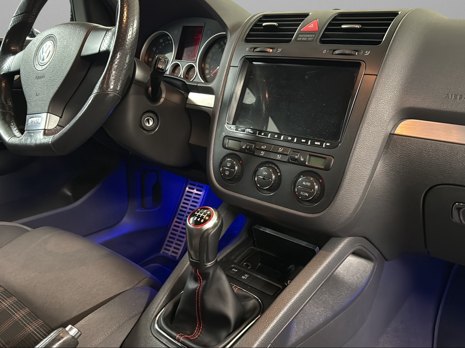 VW Golf 2.0 TFSI GTI-image-13