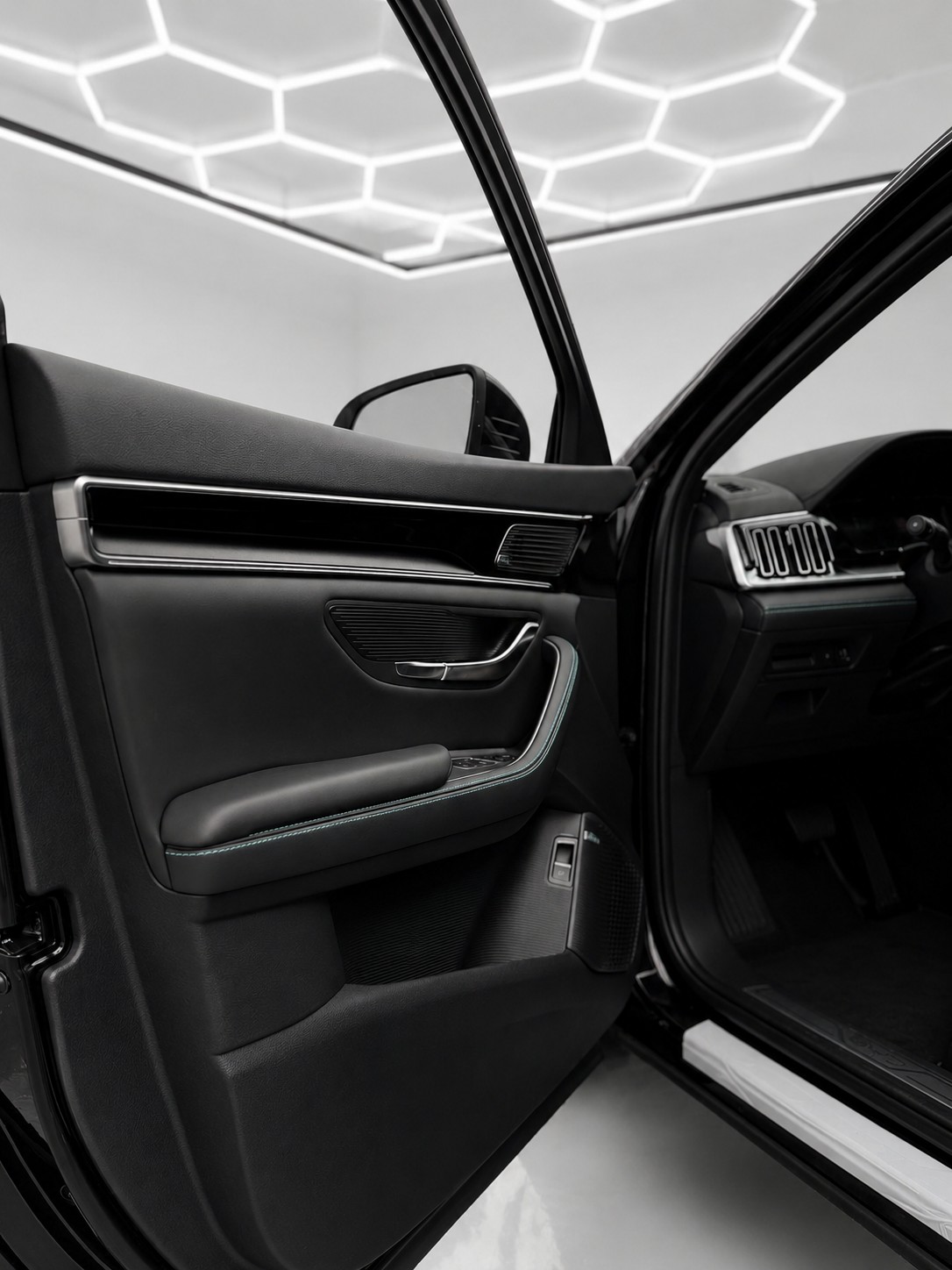 BYD Seal U DM-i Design AWD-image-8