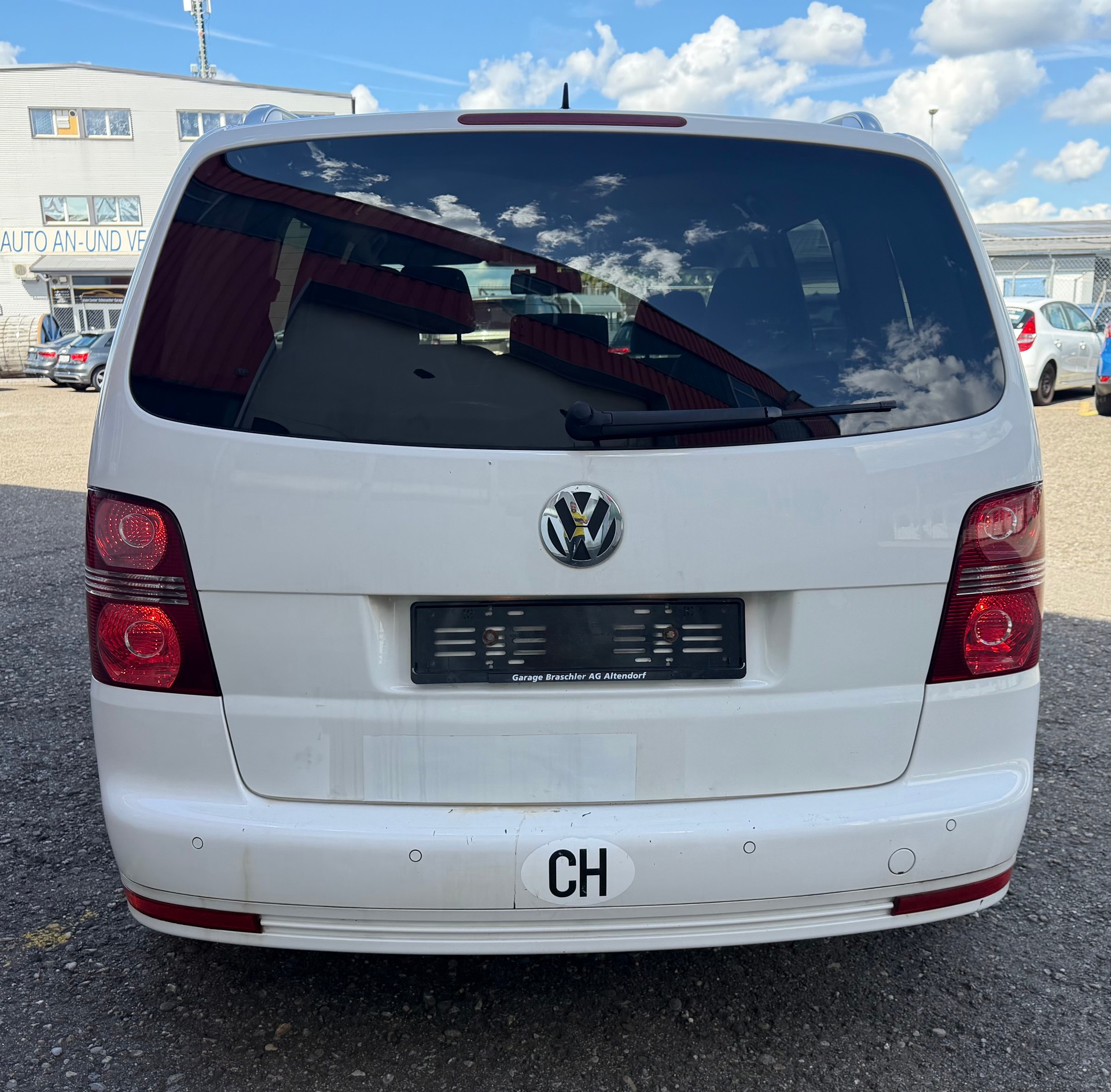 VW Touran 1.4 TSI Trendline-image-5