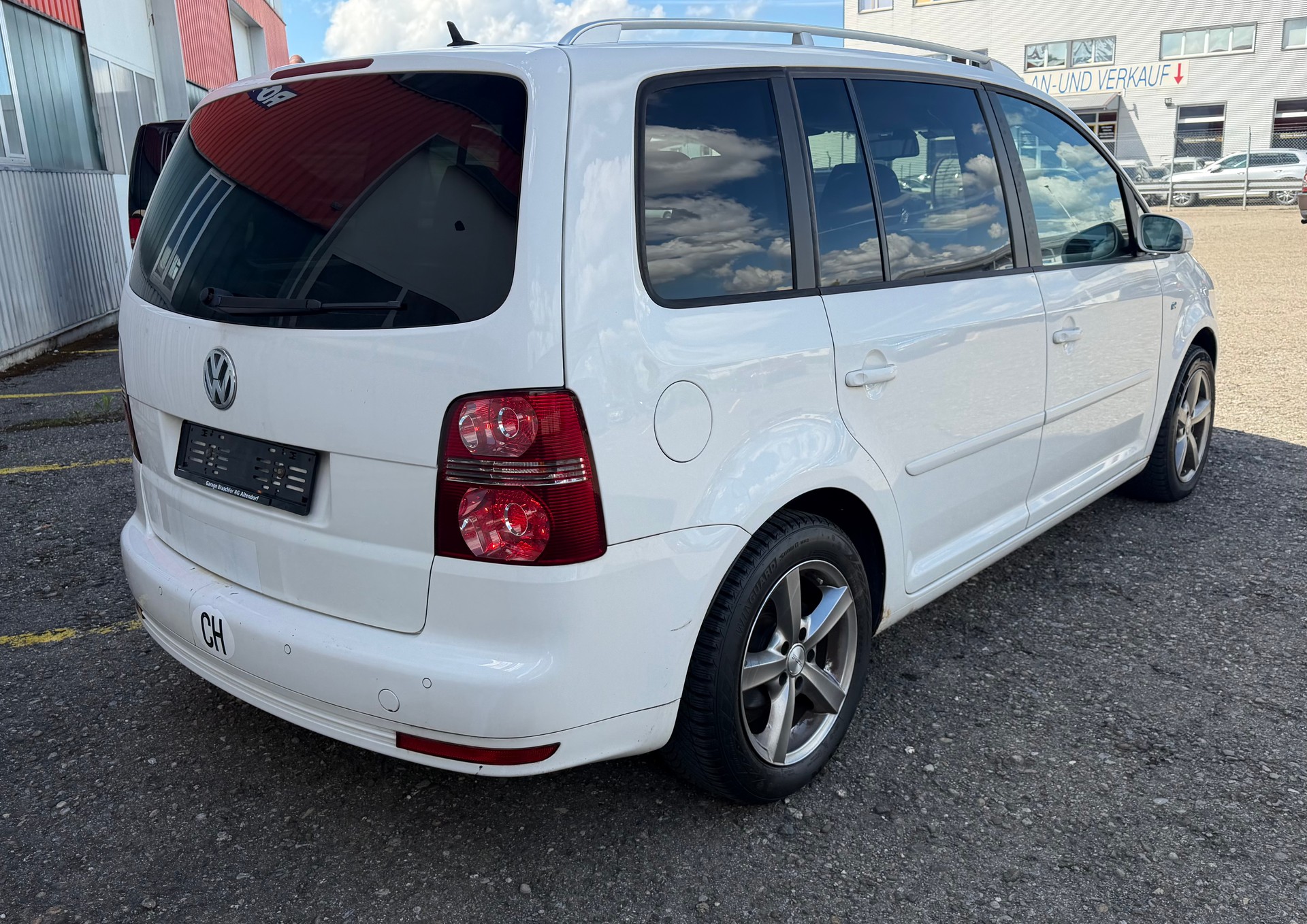 VW Touran 1.4 TSI Trendline-image-6