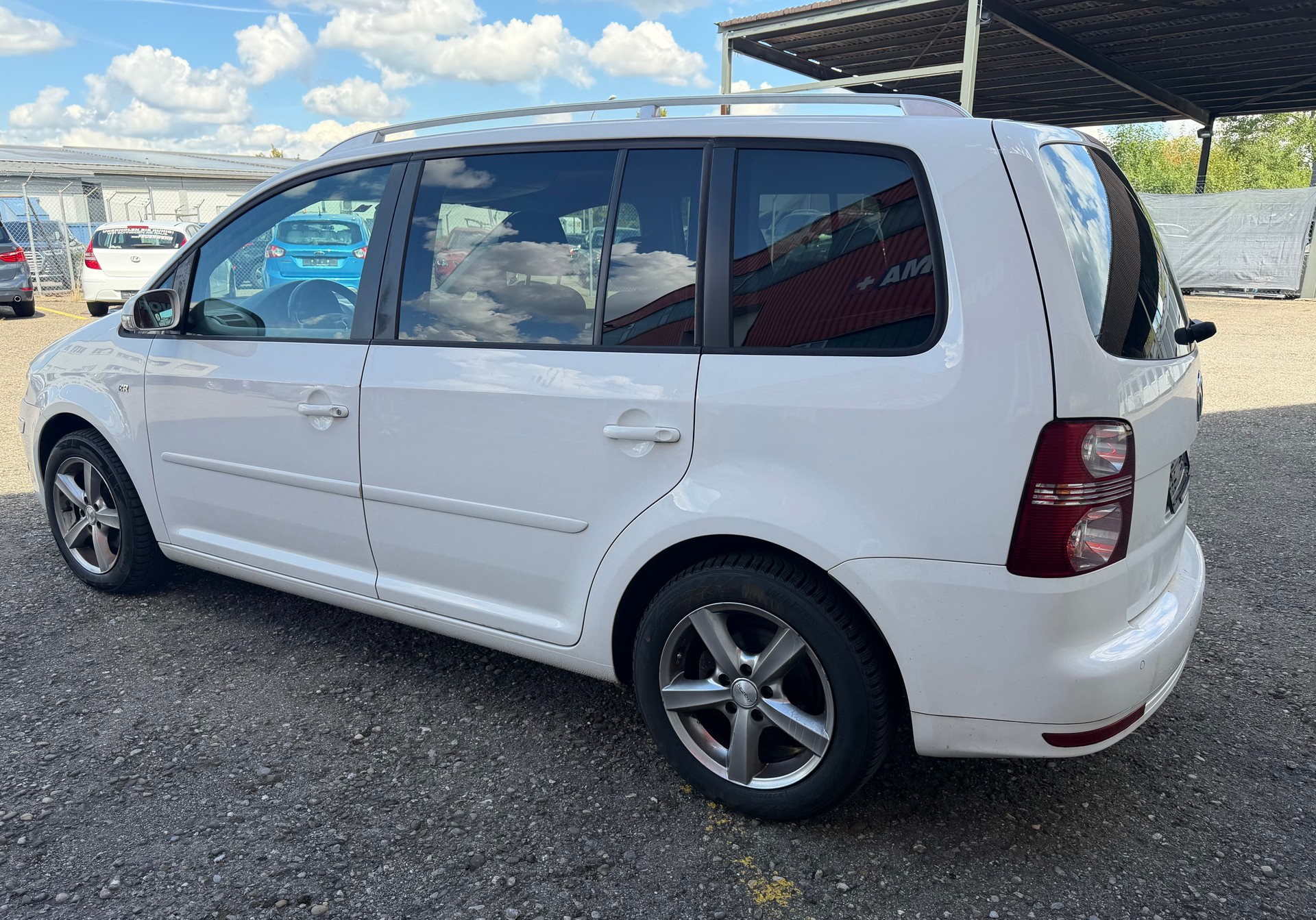 VW Touran 1.4 TSI Trendline-image-4