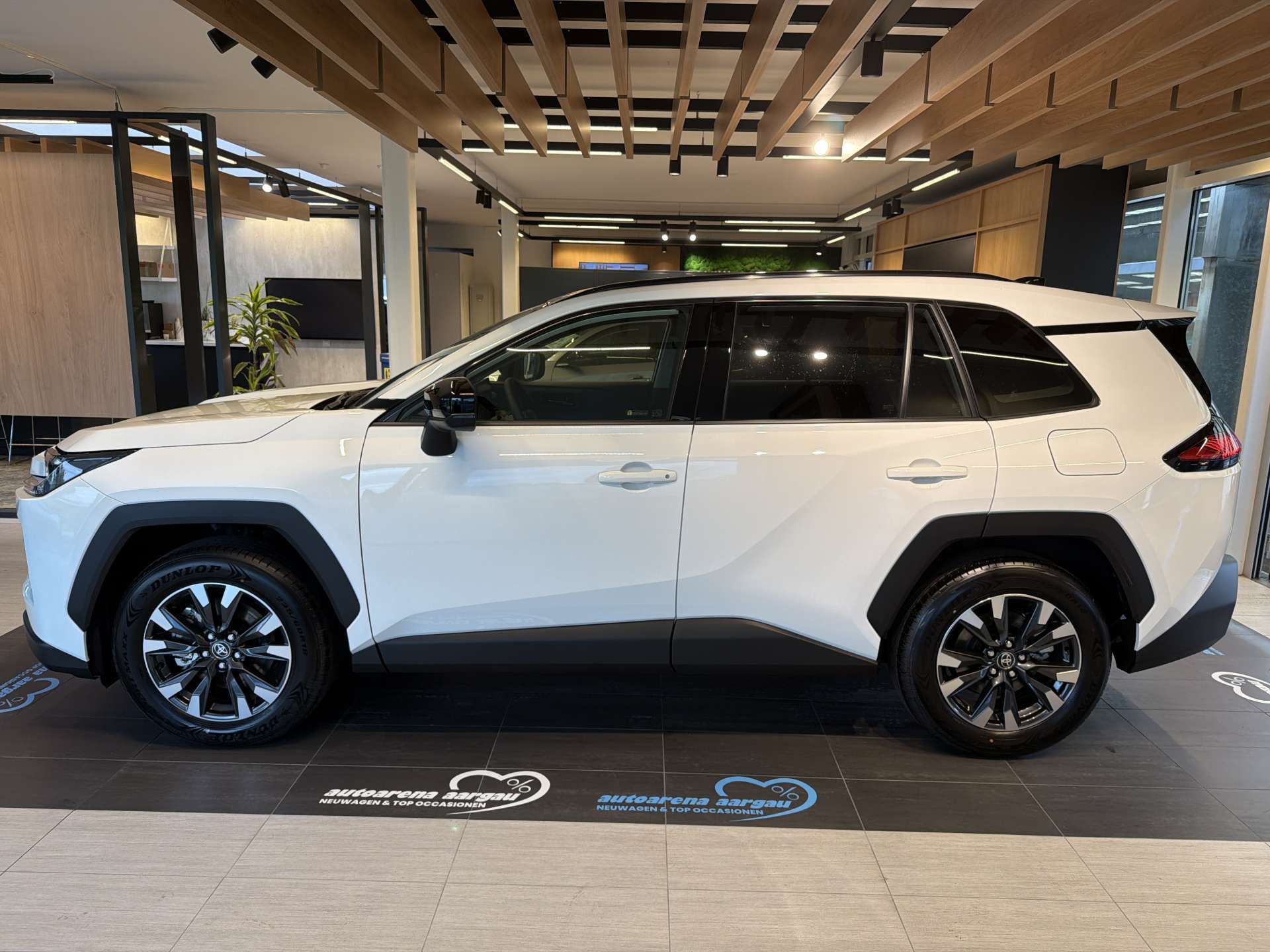 TOYOTA RAV-4 2.5 HSD Trend e-CVT AWD NEUES MODELL Automat-image-13