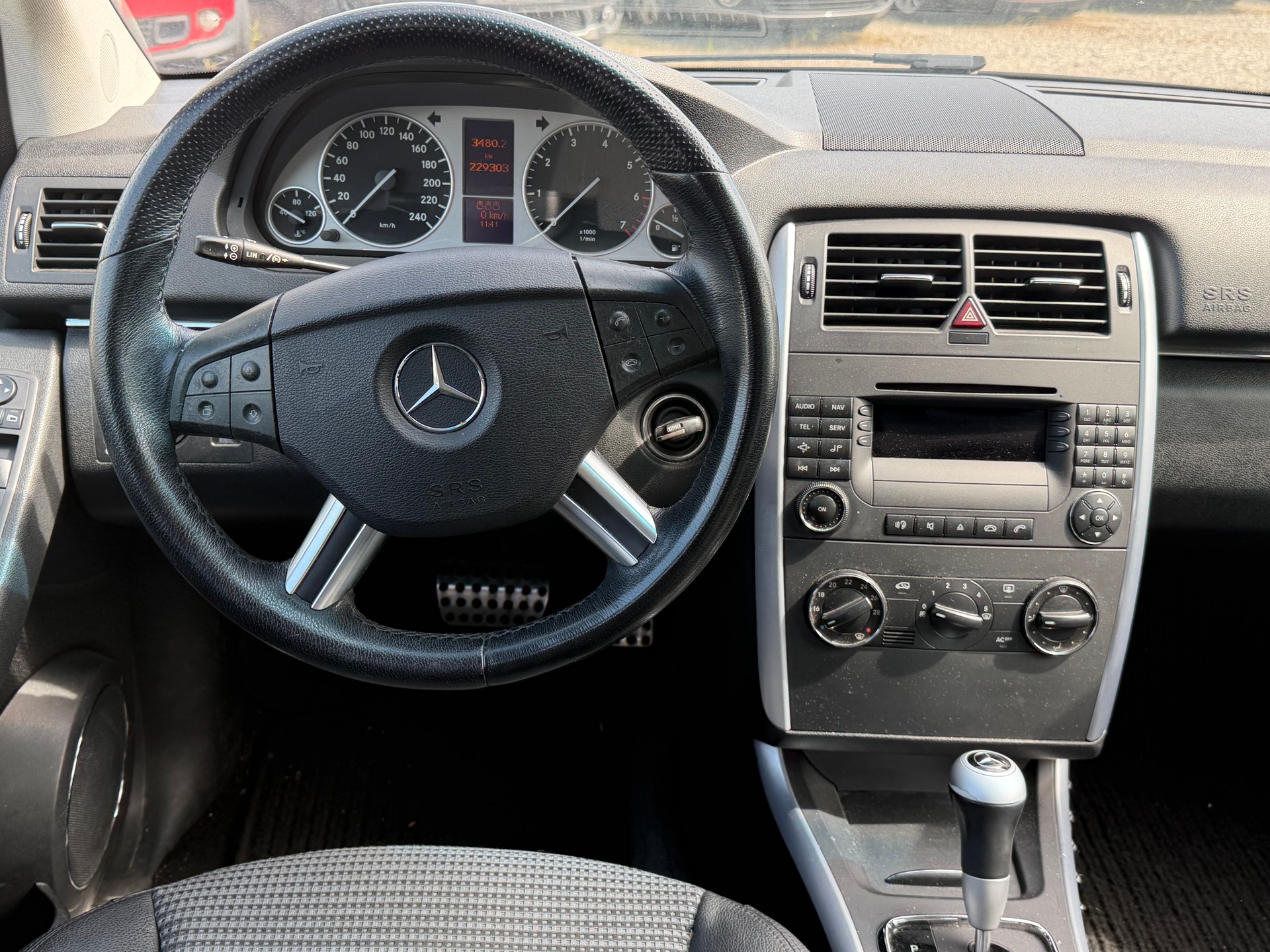 MERCEDES-BENZ B 170-image-4