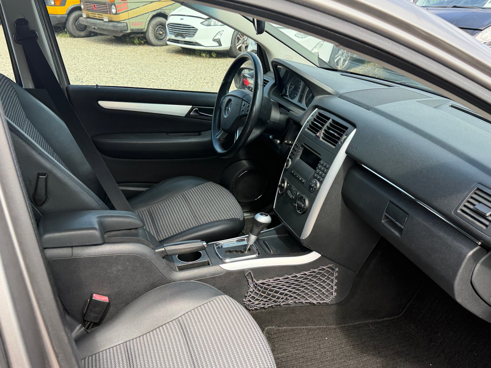 MERCEDES-BENZ B 170-image-5