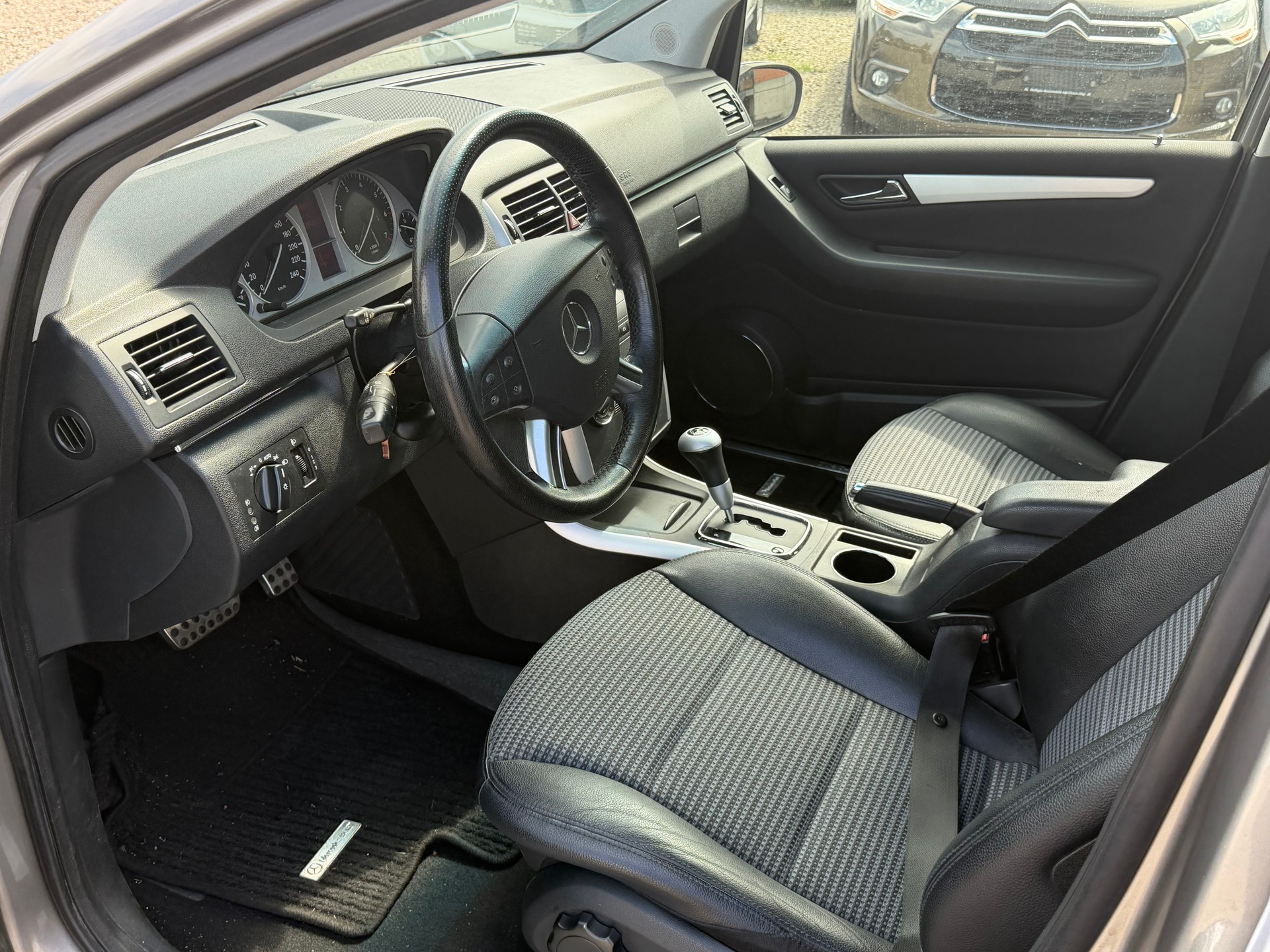 MERCEDES-BENZ B 170-image-6