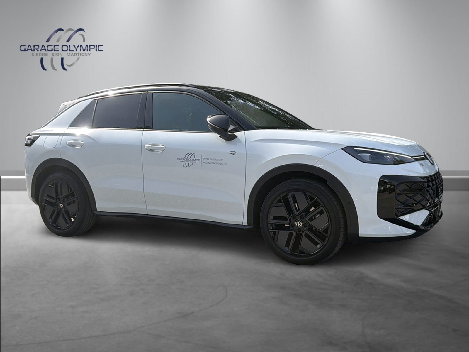 VW T-Roc 1.5 eTSI mHEV R-Line DSG-showroom-element-1