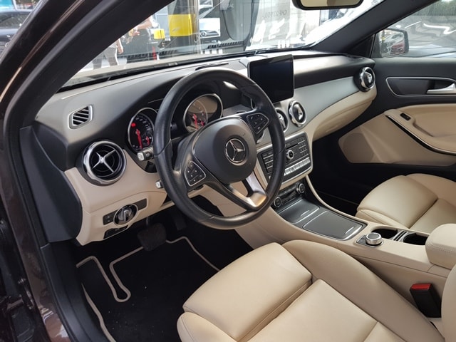 MERCEDES-BENZ GLA 220 4m-image-2