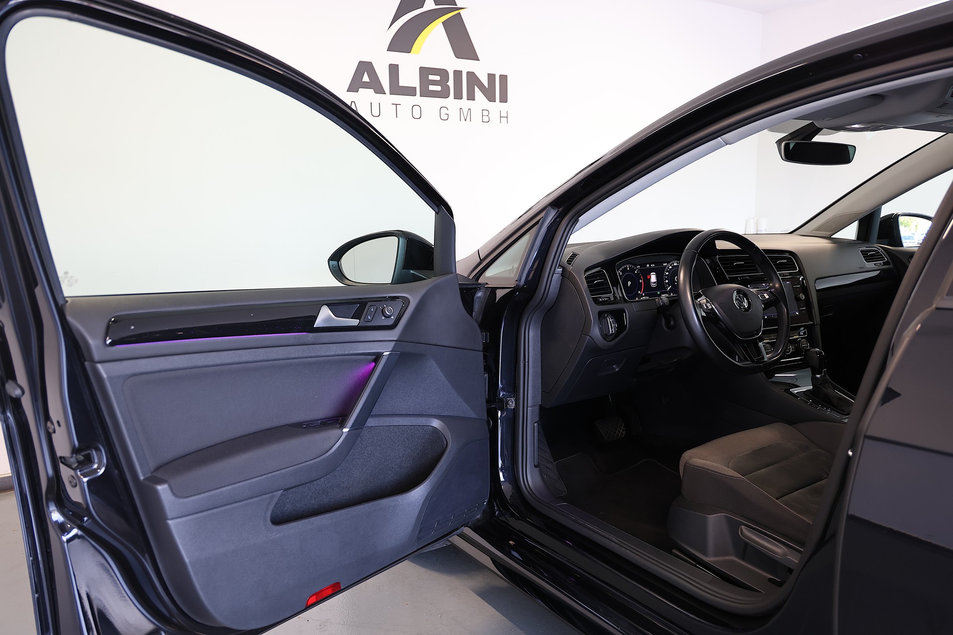 VW Golf VII 2.0 TDI R-Line-image-4