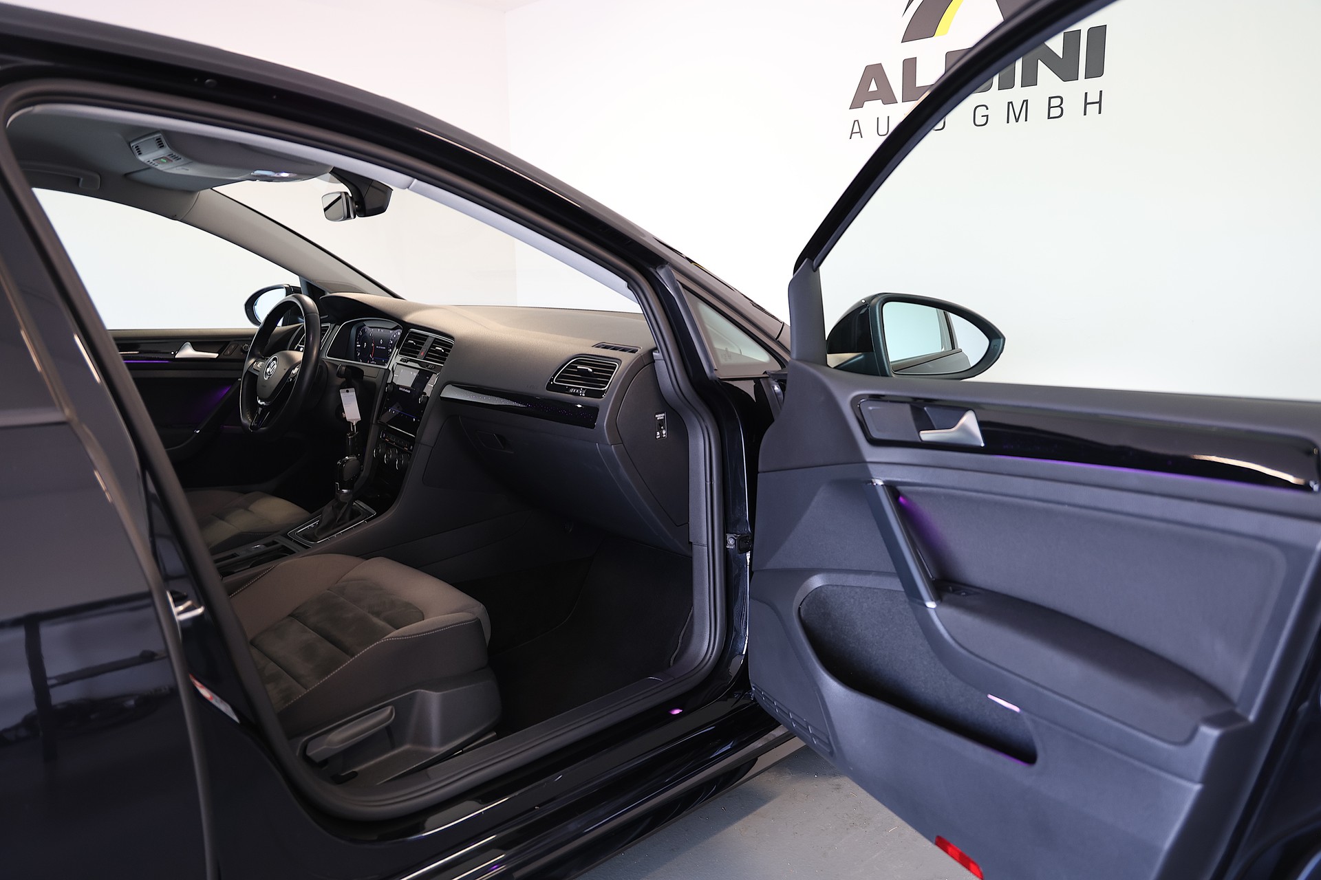 VW Golf VII 2.0 TDI R-Line-image-10