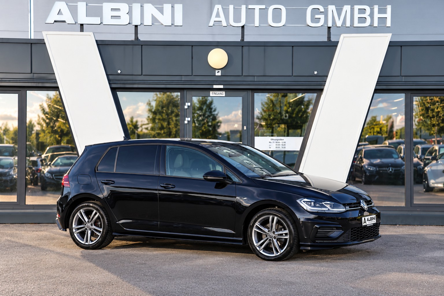 VW Golf VII 2.0 TDI R-Line-image-1