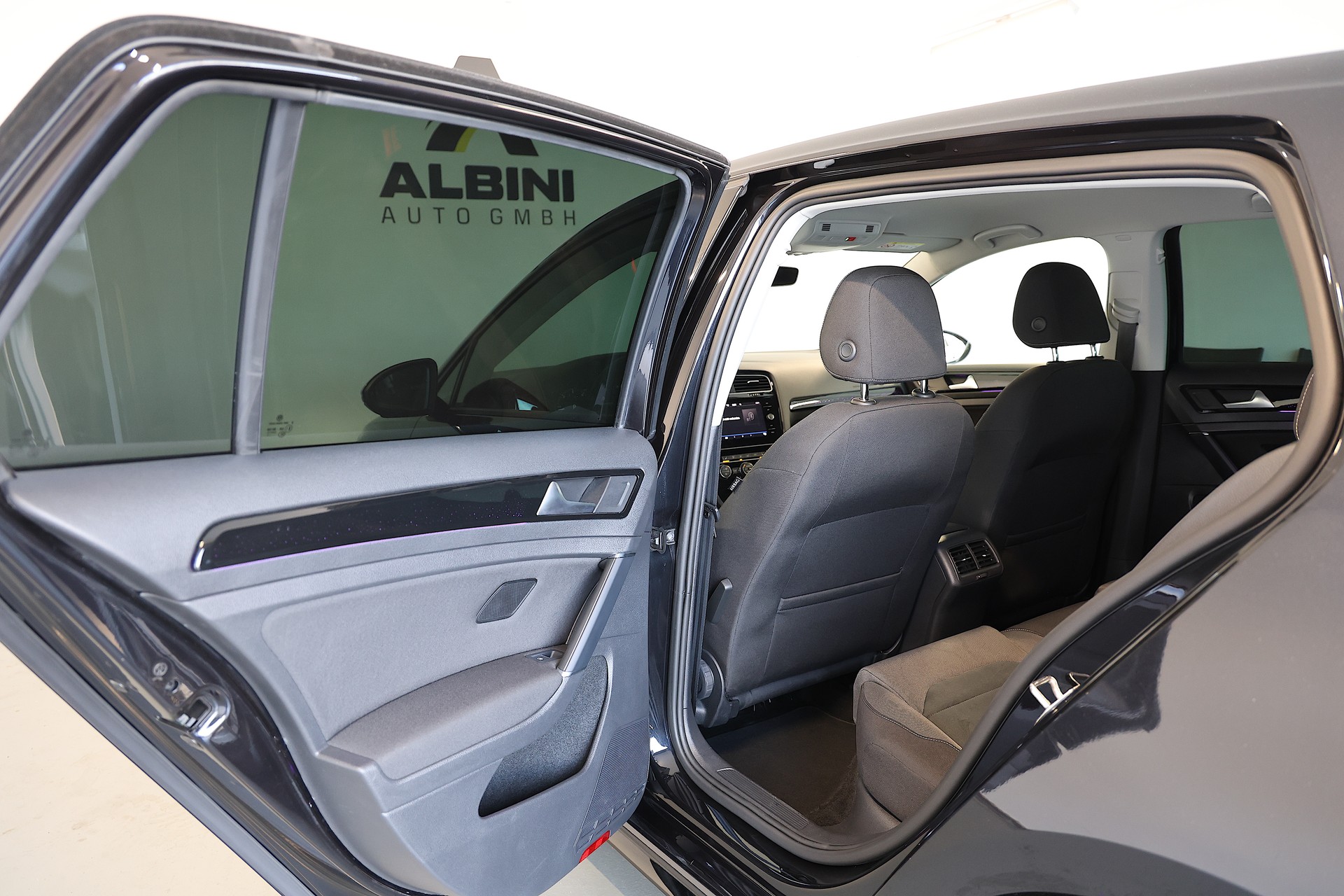 VW Golf VII 2.0 TDI R-Line-image-13