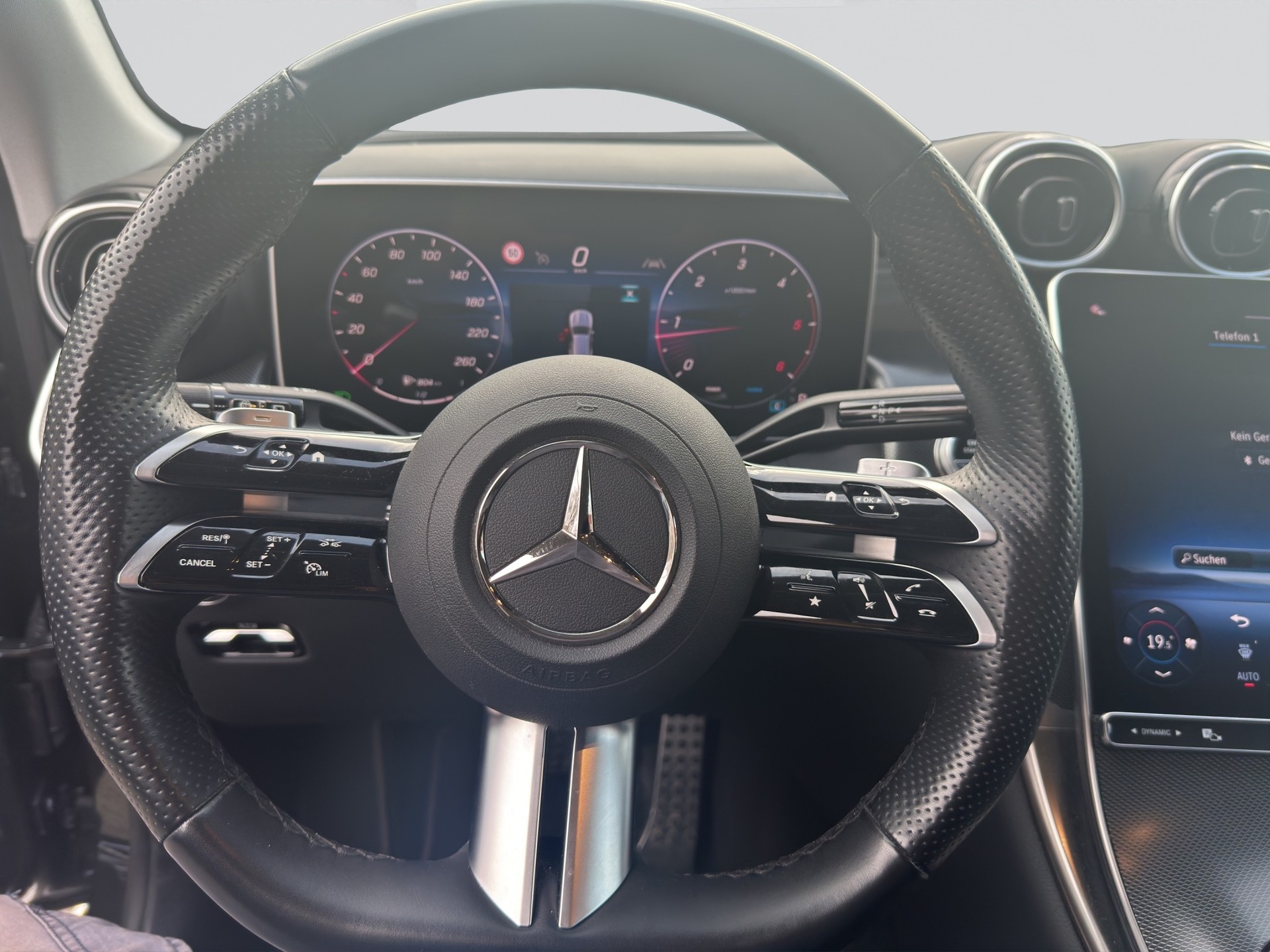 MERCEDES-BENZ GLC 220 d 4Matic 9G-Tronic AMG Line Night-image-8