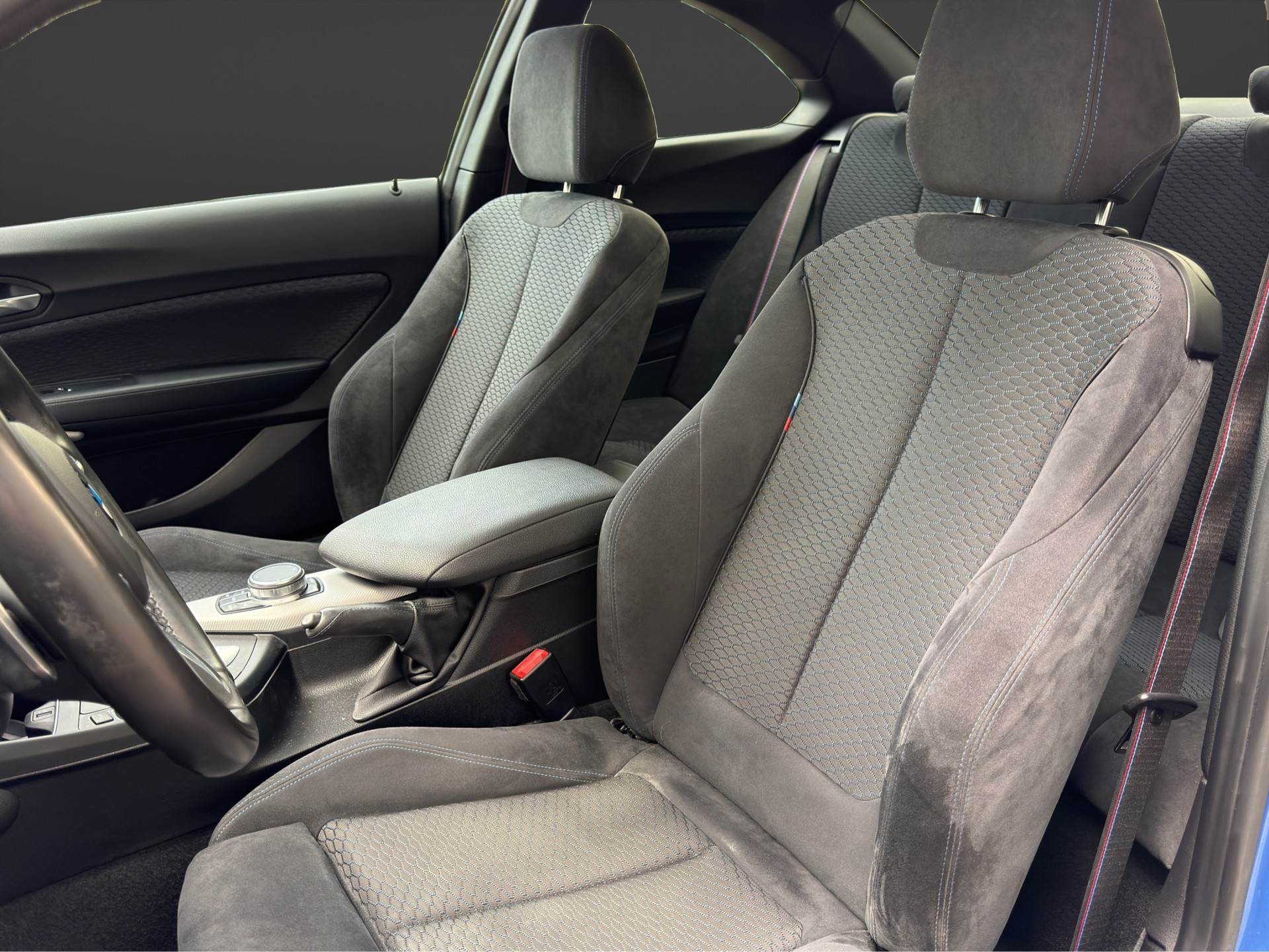 BMW M240i xDrive Steptronic-image-10