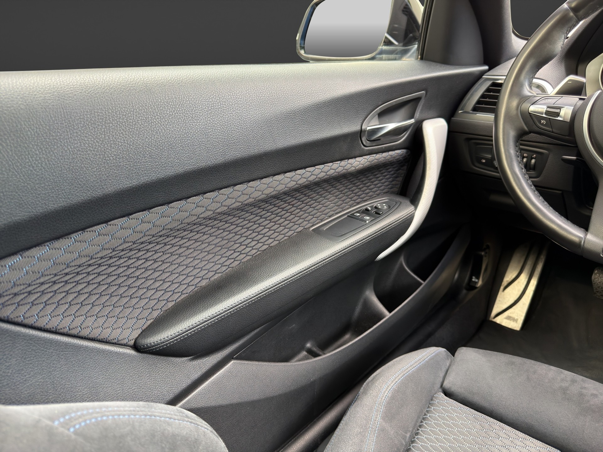 BMW M240i xDrive Steptronic-image-13