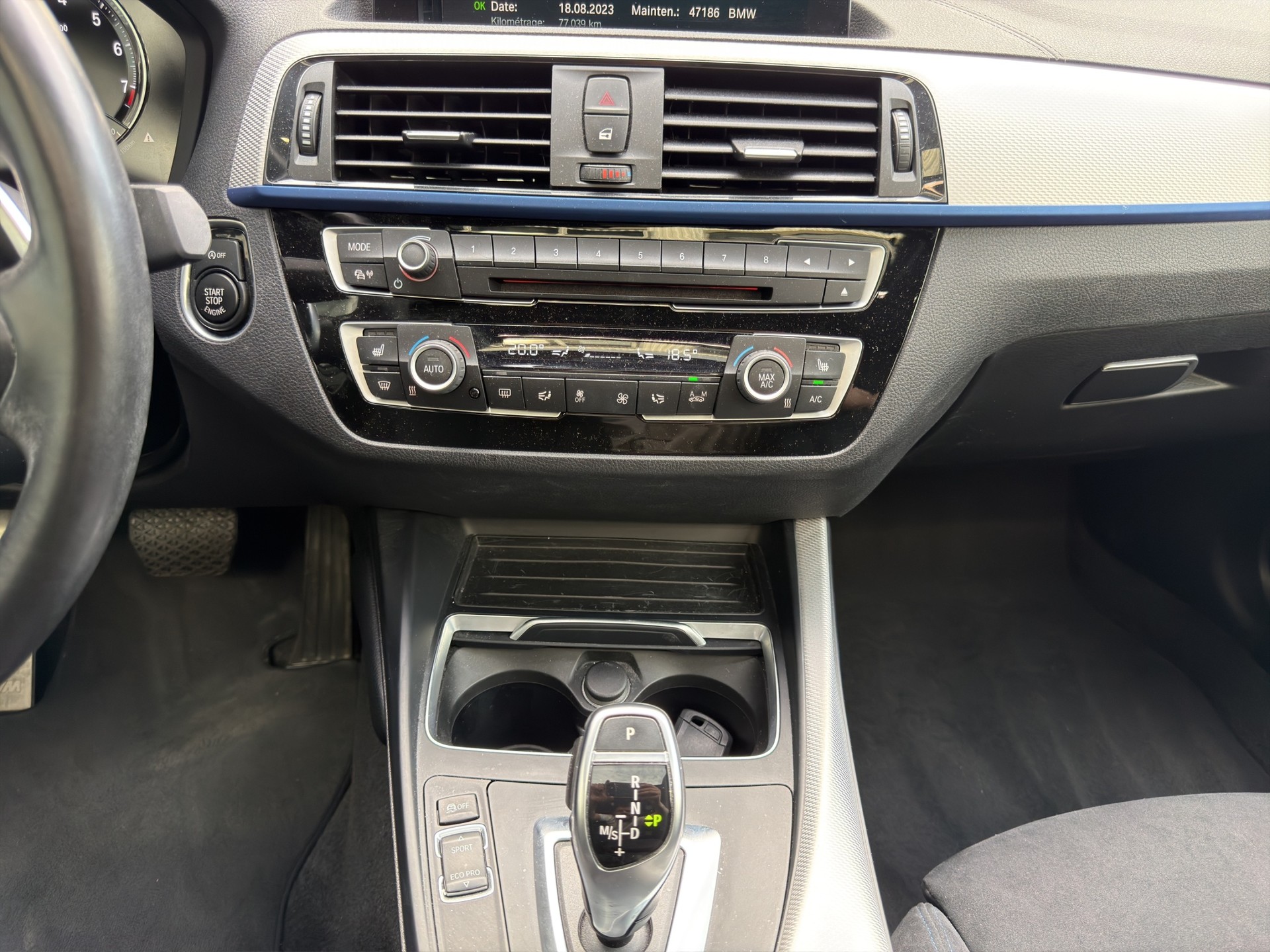 BMW M240i xDrive Steptronic-image-8