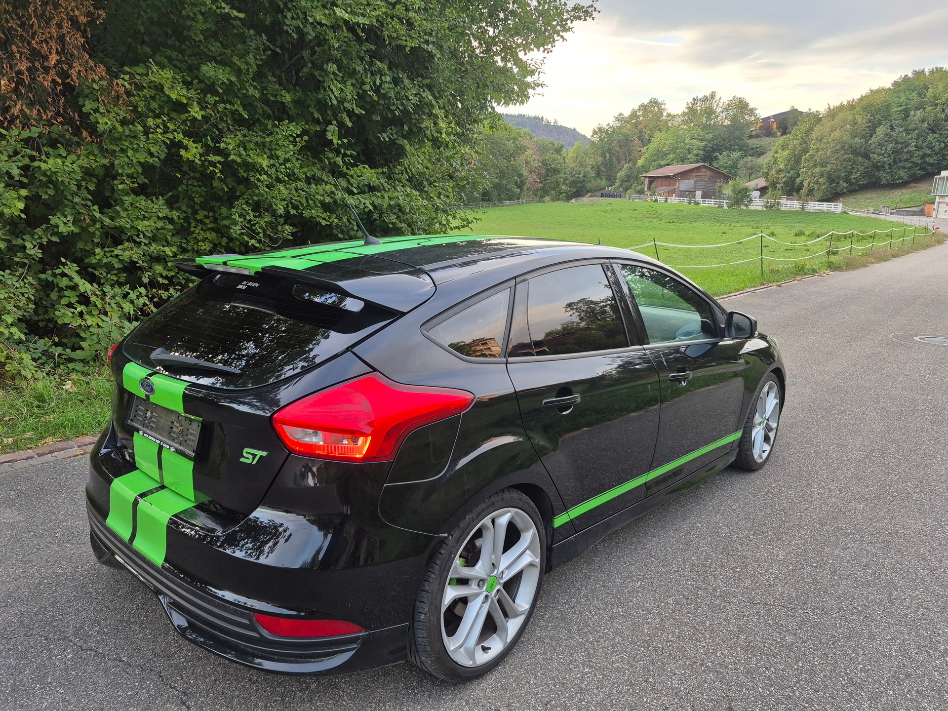 FORD Focus 2.0 SCTi ST2-image-3